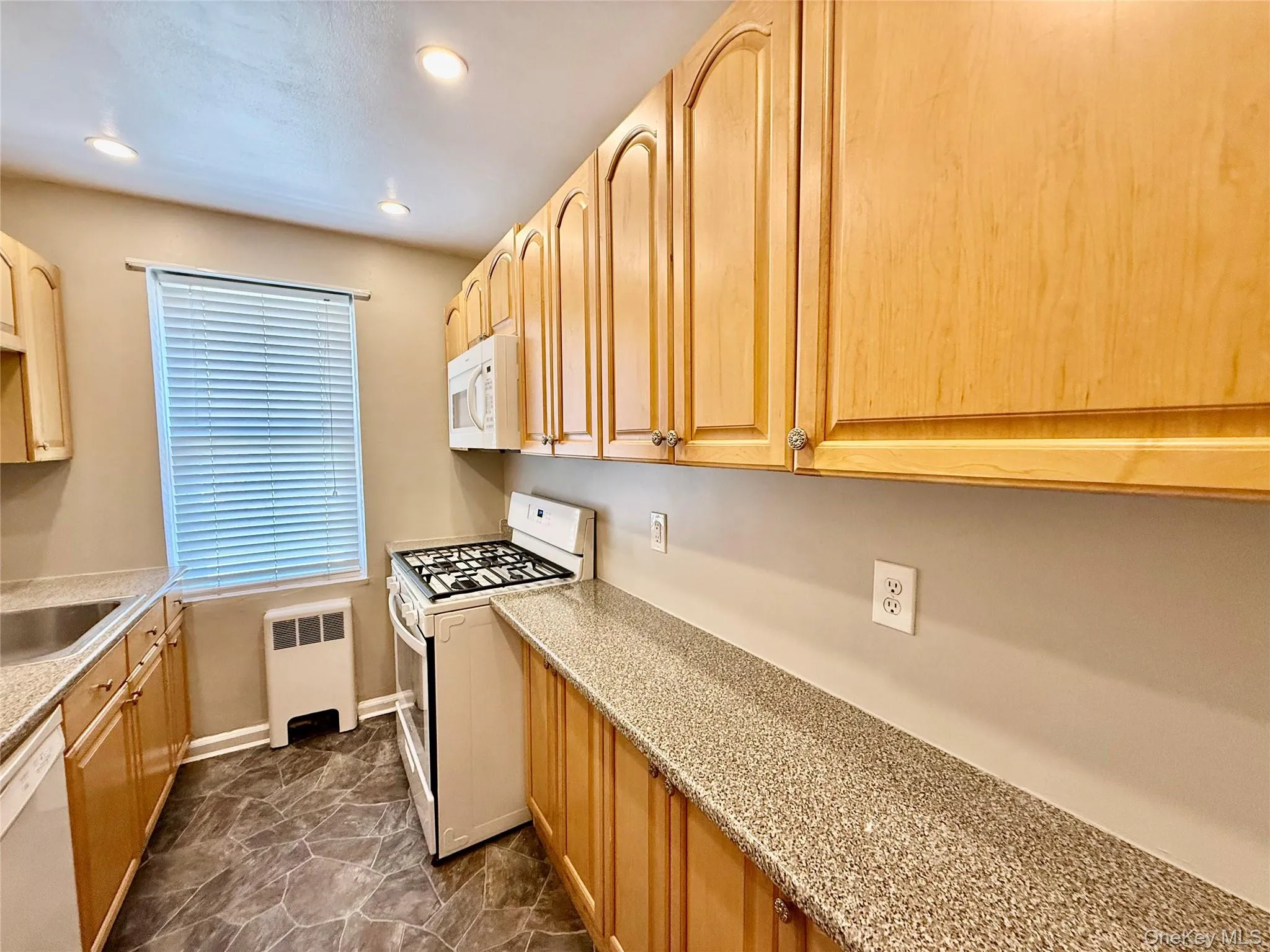 1549 Central Park Avenue, Yonkers, NY, 2 Bedrooms Bedrooms, 4 Rooms Rooms,1 BathroomBathrooms,Residential Lease,Idx,Central Park,0,884869 1549 Central Park Avenue, Yonkers, NY, 2 Bedrooms Bedrooms, 4 Rooms Rooms,1 BathroomBathrooms,Residential Lease,Idx,Central Park,0,884869