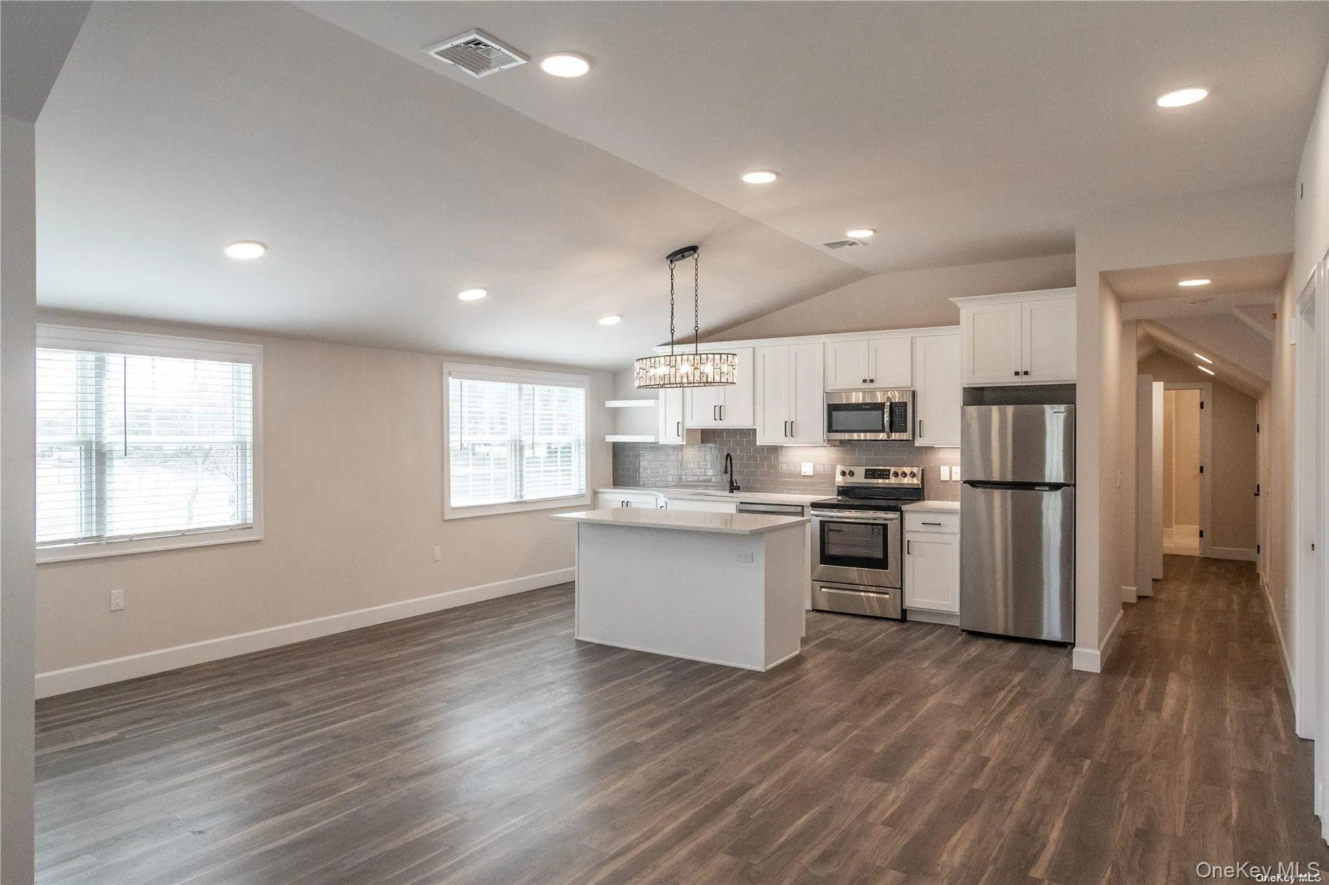 1090 New York Avenue, Huntington, NY, 2 Bedrooms Bedrooms, 3 Rooms Rooms,1 BathroomBathrooms,Residential Lease,For Rent,New York,0,885078 1090 New York Avenue, Huntington, NY, 2 Bedrooms Bedrooms, 3 Rooms Rooms,1 BathroomBathrooms,Residential Lease,For Rent,New York,0,885078