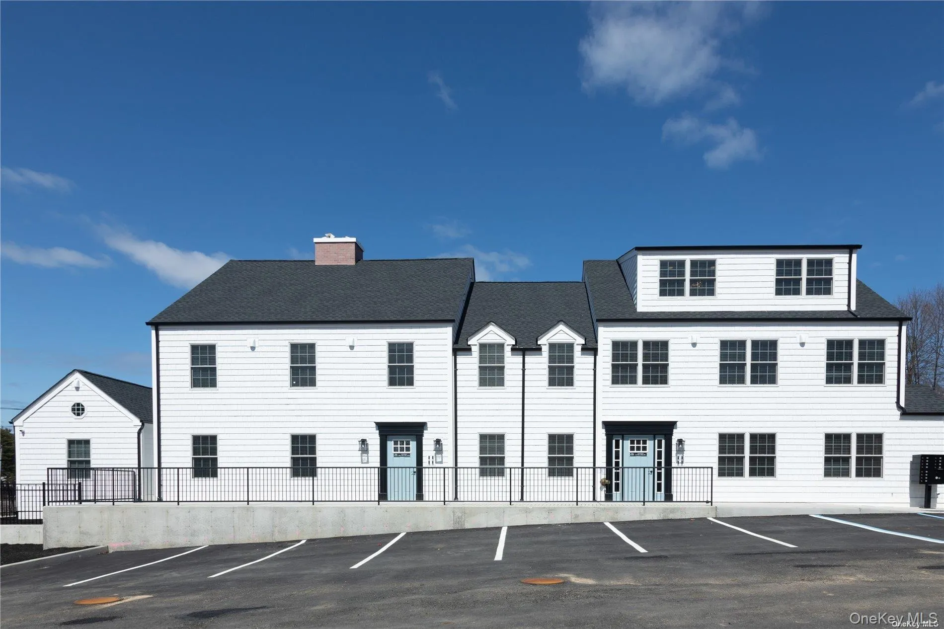 1090 New York Avenue, Huntington, NY, 2 Bedrooms Bedrooms, 3 Rooms Rooms,1 BathroomBathrooms,Residential Lease,For Rent,New York,0,885078 1090 New York Avenue, Huntington, NY, 2 Bedrooms Bedrooms, 3 Rooms Rooms,1 BathroomBathrooms,Residential Lease,For Rent,New York,0,885078