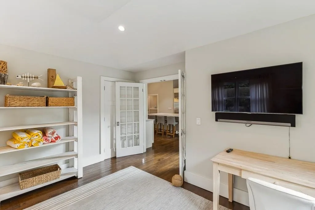 20 Stratton Square, East Hampton, NY, 4 Bedrooms Bedrooms, 7 Rooms Rooms,2 BathroomsBathrooms,Residential,For Rent,Stratton,0,885387 20 Stratton Square, East Hampton, NY, 4 Bedrooms Bedrooms, 7 Rooms Rooms,2 BathroomsBathrooms,Residential,For Rent,Stratton,0,885387