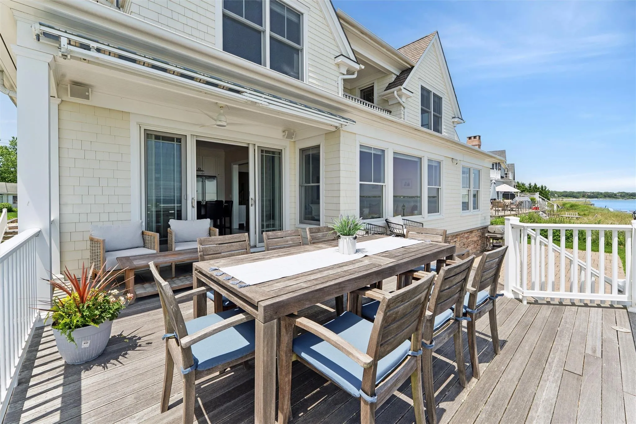 Back deck with full awning Back deck with full awning