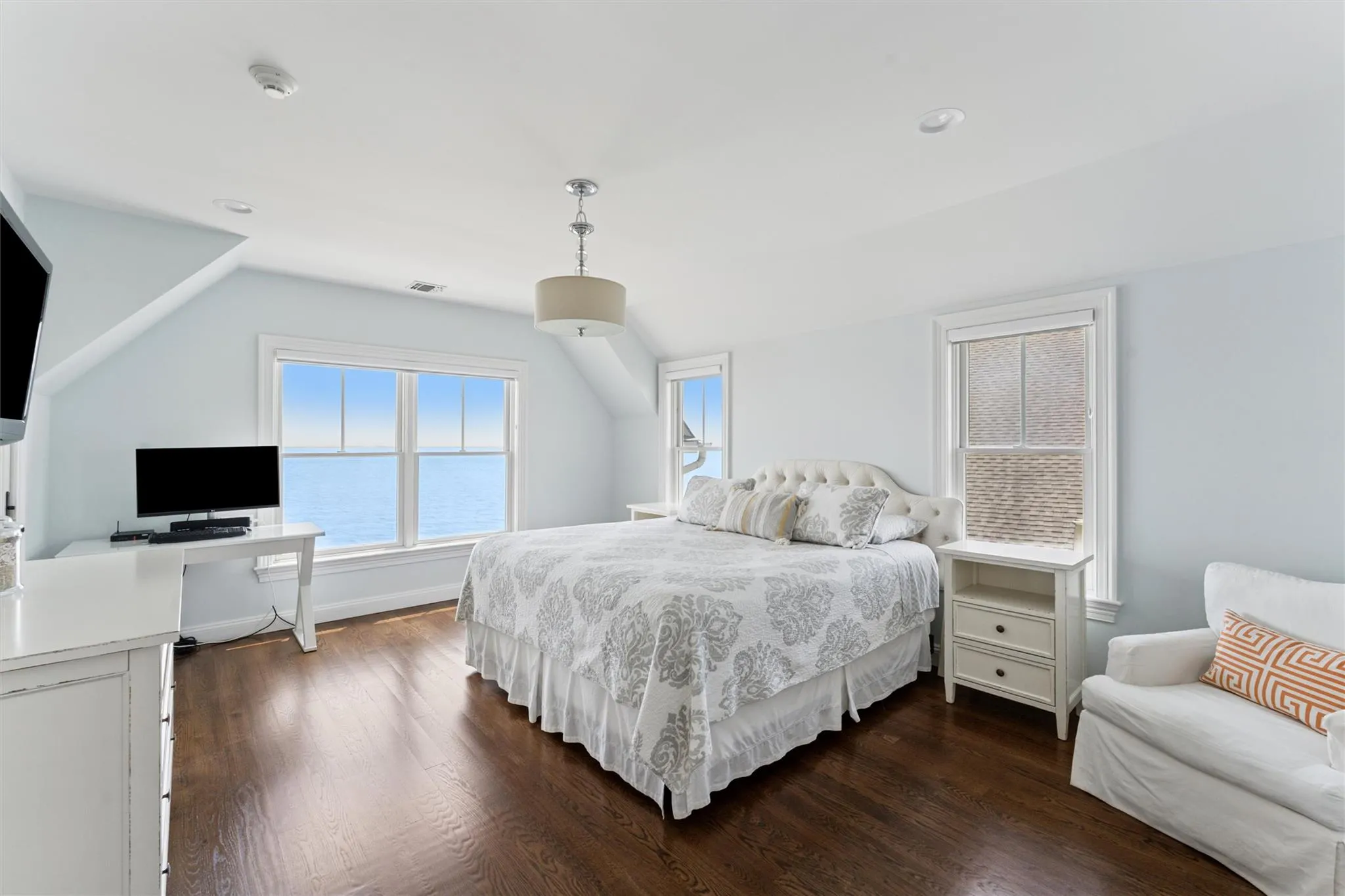 Bedroom #2 (Bayfront) Bedroom #2 (Bayfront)