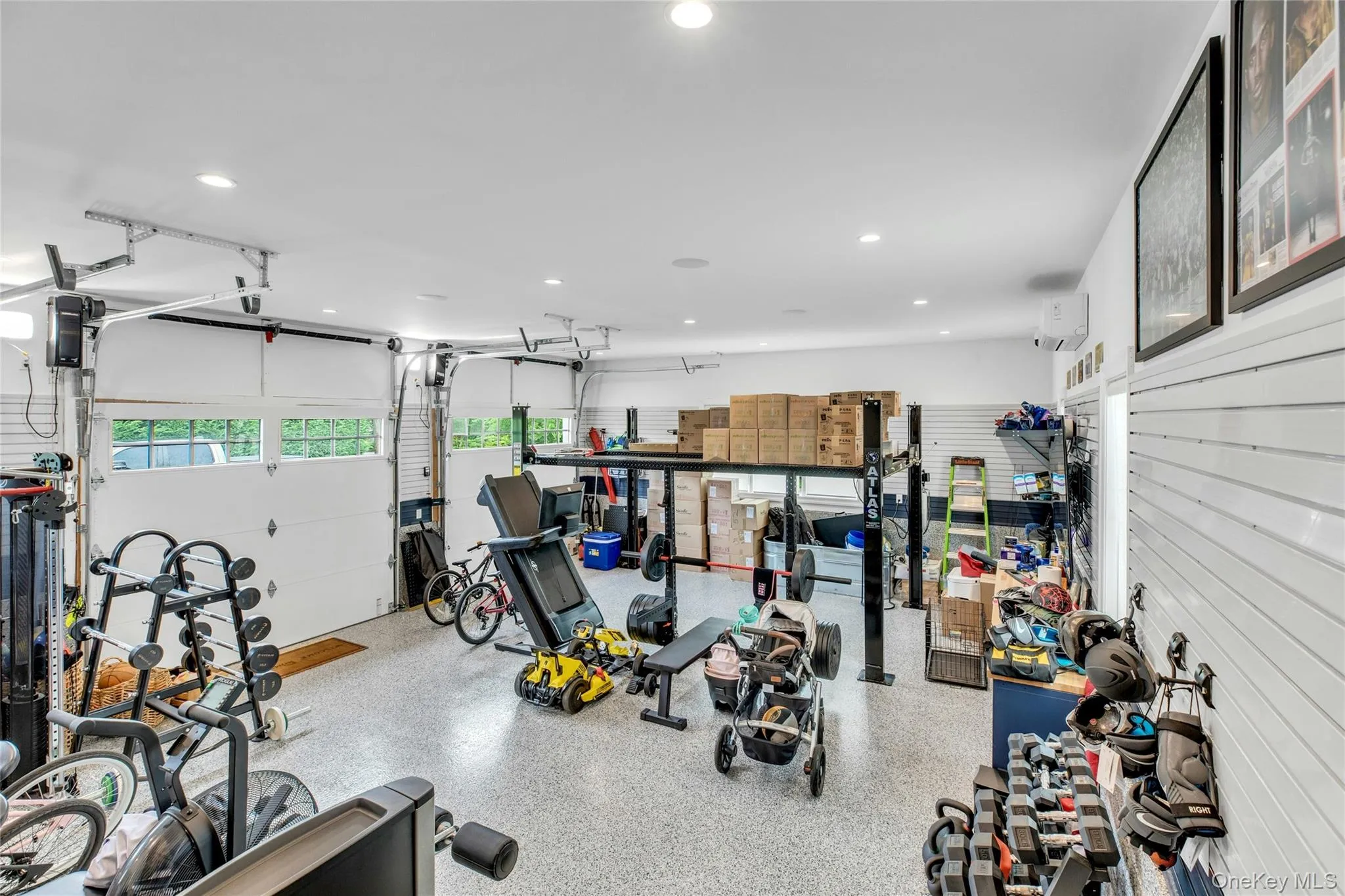Garage featuring recessed lighting Garage featuring recessed lighting