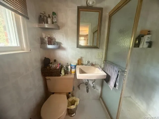 Full Bathroom 1 Full Bathroom 1