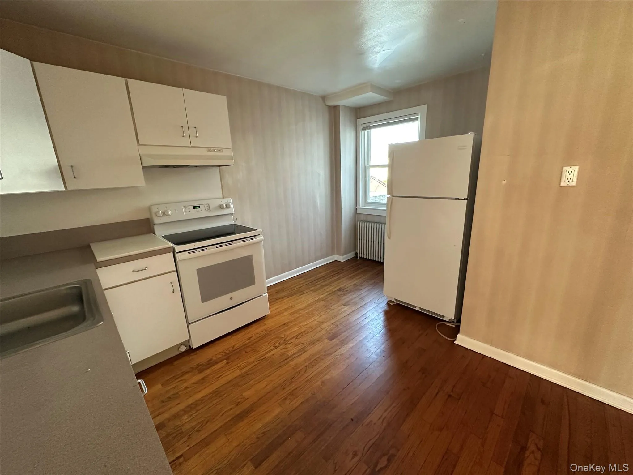 70 Broadway, Huntington, NY, 2 Bedrooms Bedrooms, 4 Rooms Rooms,1 BathroomBathrooms,Residential Lease,Idx,Broadway,0,887834 70 Broadway, Huntington, NY, 2 Bedrooms Bedrooms, 4 Rooms Rooms,1 BathroomBathrooms,Residential Lease,Idx,Broadway,0,887834