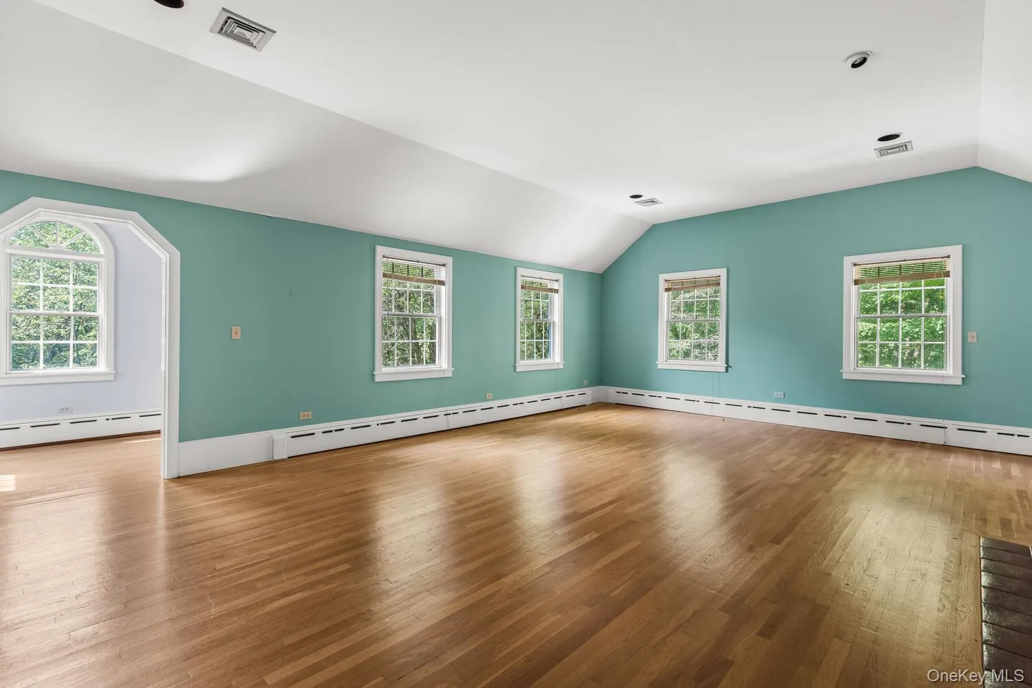 Unfurnished view of the same room Unfurnished view of the same room