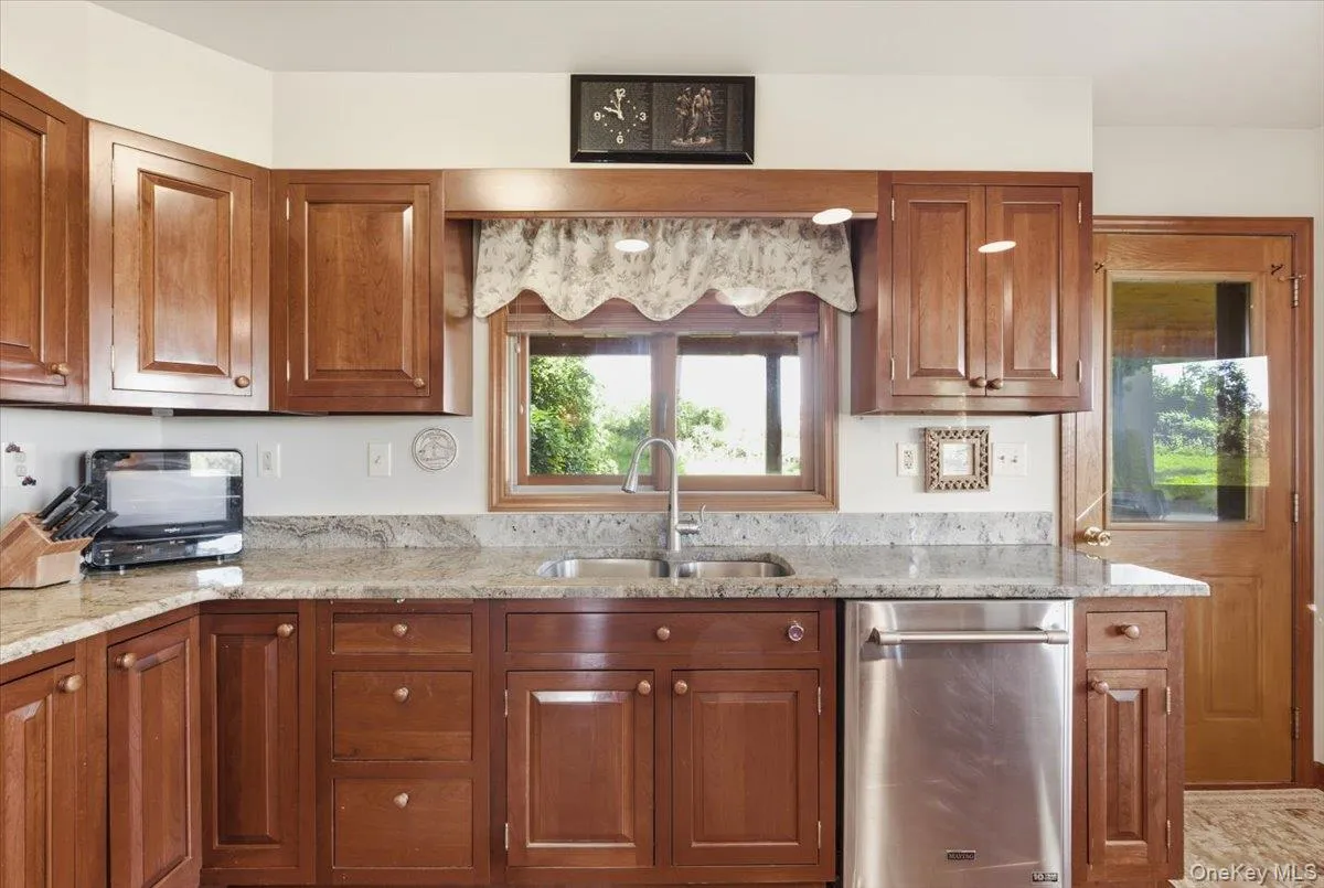 48 County Route 14, Livingston, NY, 4 Bedrooms Bedrooms, 7 Rooms Rooms,3 BathroomsBathrooms,Residential,For Rent,County Route 14,0,888773 48 County Route 14, Livingston, NY, 4 Bedrooms Bedrooms, 7 Rooms Rooms,3 BathroomsBathrooms,Residential,For Rent,County Route 14,0,888773