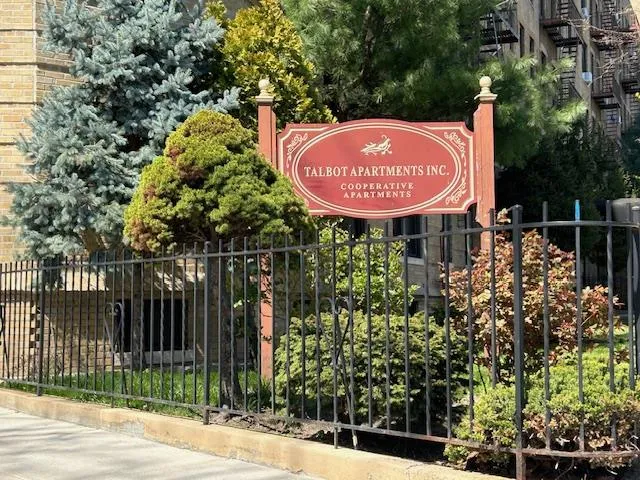 View of community / neighborhood sign View of community / neighborhood sign