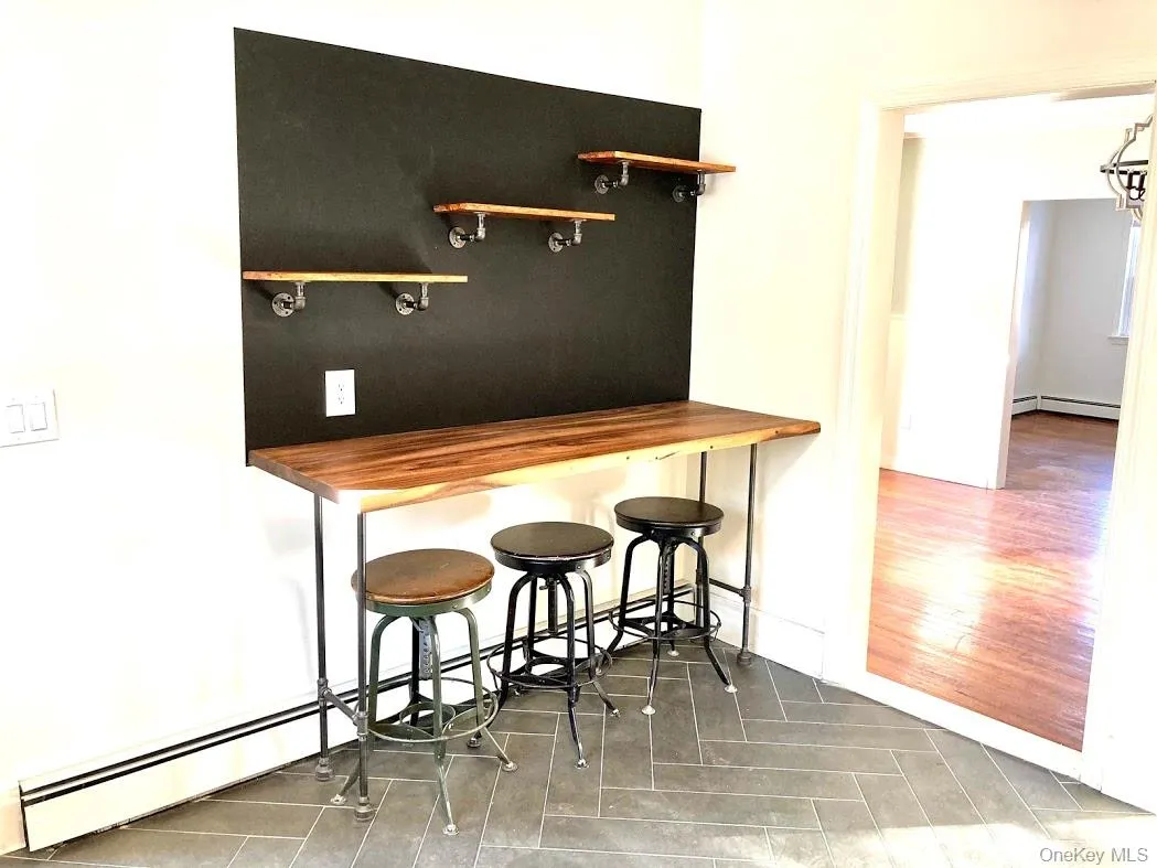 Kitchen work station bar with stools Kitchen work station bar with stools