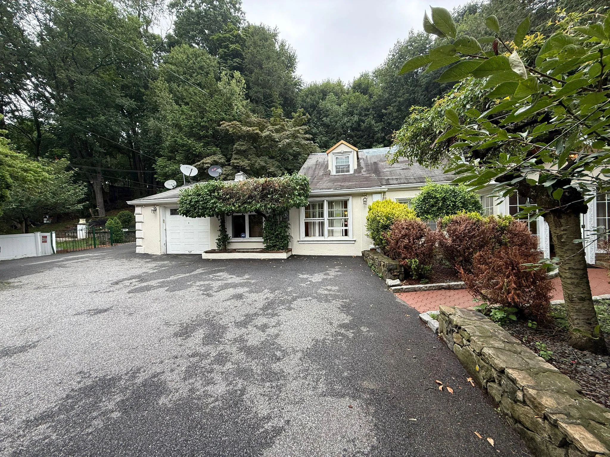 445 Hartsdale Avenue, Greenburgh, NY, 3 Bedrooms Bedrooms, 13 Rooms Rooms,3 BathroomsBathrooms,Residential Sale,For Rent,Hartsdale,0,889976 445 Hartsdale Avenue, Greenburgh, NY, 3 Bedrooms Bedrooms, 13 Rooms Rooms,3 BathroomsBathrooms,Residential Sale,For Rent,Hartsdale,0,889976