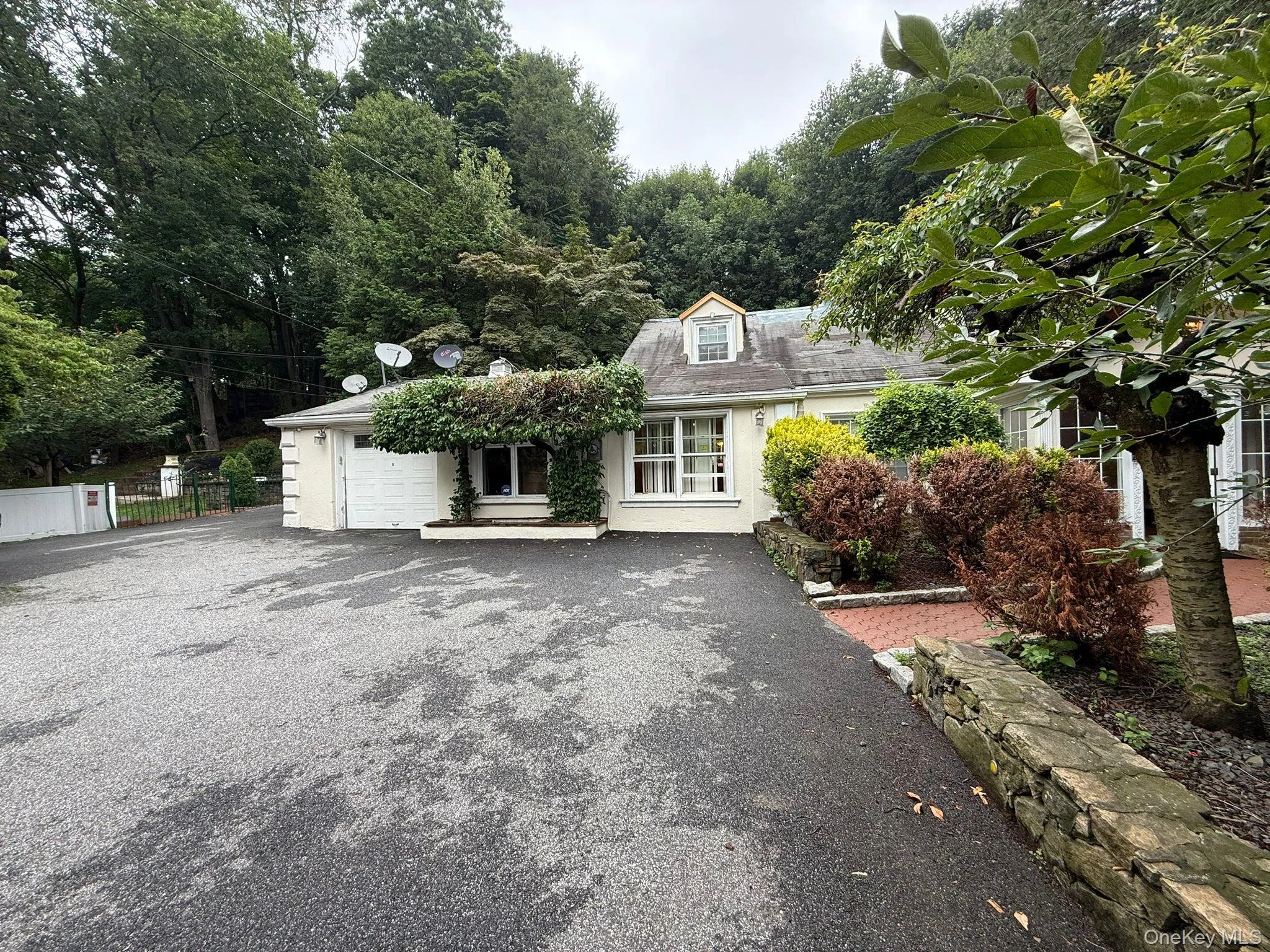 445 Hartsdale Avenue, Greenburgh, NY, 3 Bedrooms Bedrooms, 13 Rooms Rooms,3 BathroomsBathrooms,Residential,For Rent,Hartsdale,0,889976 445 Hartsdale Avenue, Greenburgh, NY, 3 Bedrooms Bedrooms, 13 Rooms Rooms,3 BathroomsBathrooms,Residential,For Rent,Hartsdale,0,889976