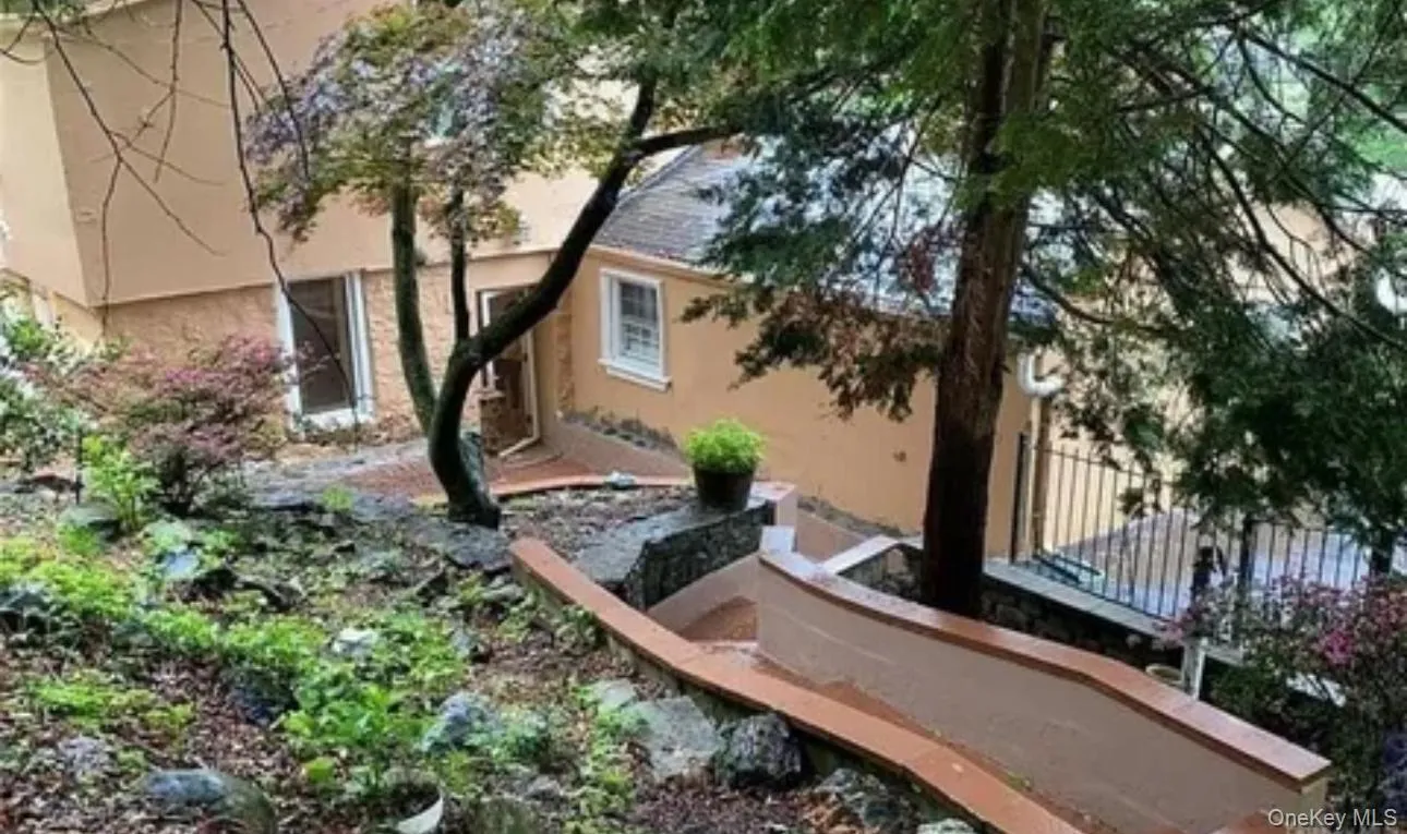 445 Hartsdale Avenue, Greenburgh, NY, 3 Bedrooms Bedrooms, 13 Rooms Rooms,3 BathroomsBathrooms,Residential,For Rent,Hartsdale,0,889976 445 Hartsdale Avenue, Greenburgh, NY, 3 Bedrooms Bedrooms, 13 Rooms Rooms,3 BathroomsBathrooms,Residential,For Rent,Hartsdale,0,889976