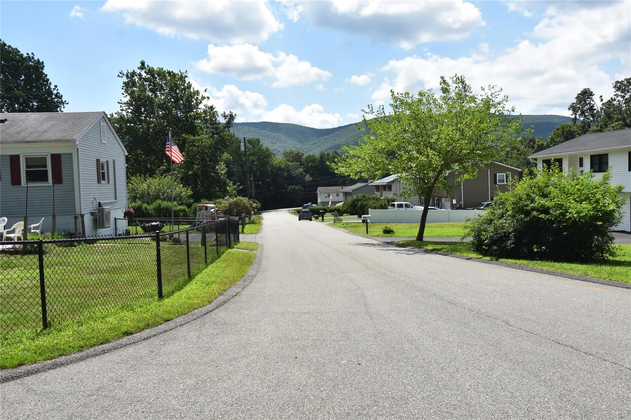 Great neighborhood! Great neighborhood!