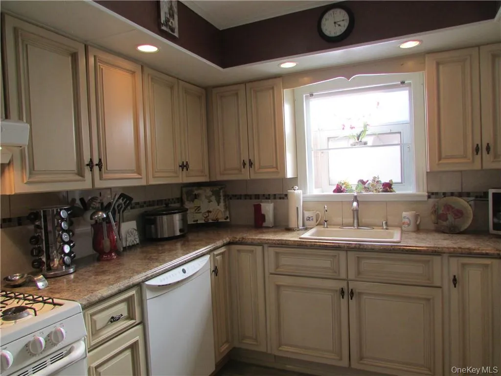 10 Tomily Road, Cornwall, NY, 1 Bedroom Bedrooms, 3 Rooms Rooms,1 BathroomBathrooms,Residential Lease,Idx,Tomily,0,890219 10 Tomily Road, Cornwall, NY, 1 Bedroom Bedrooms, 3 Rooms Rooms,1 BathroomBathrooms,Residential Lease,Idx,Tomily,0,890219