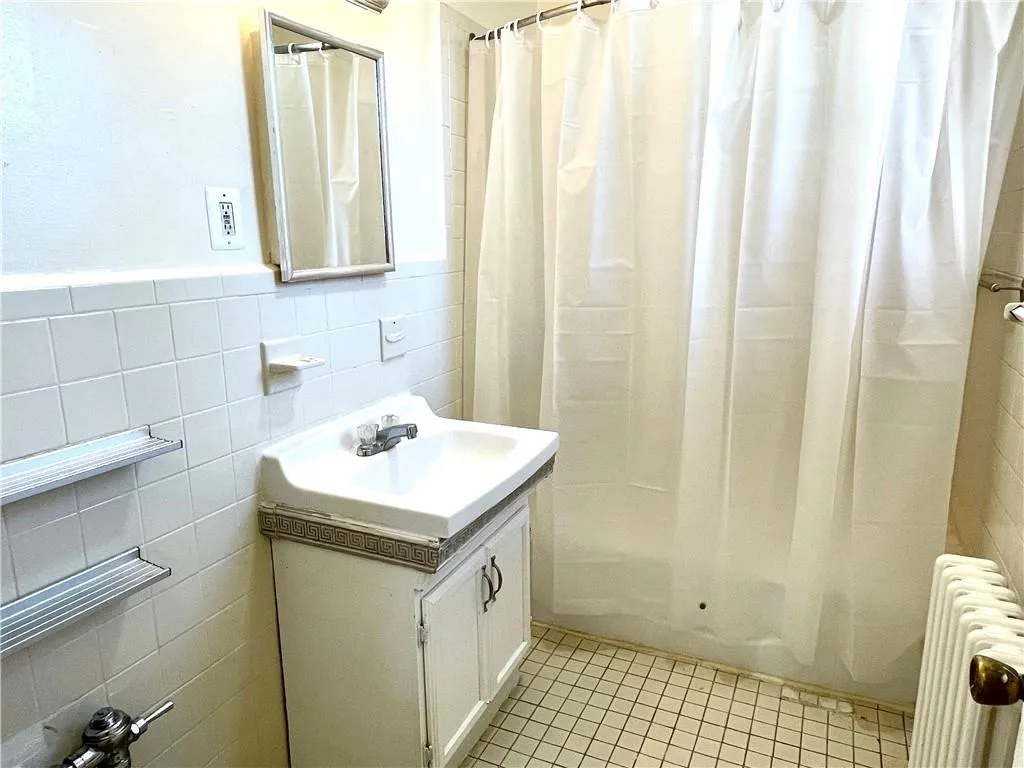 Another View Of The Bathroom Another View Of The Bathroom