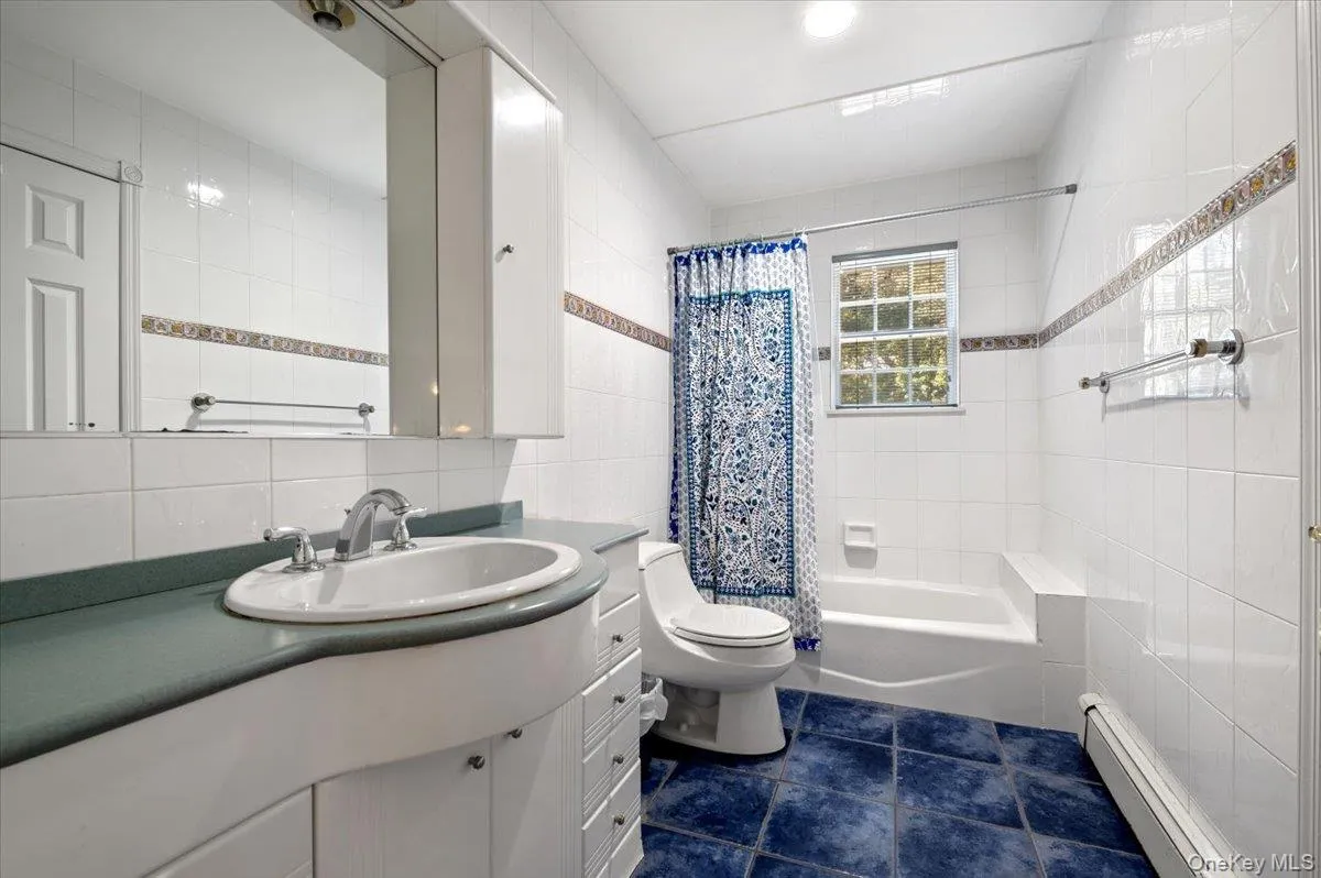 Full Bathroom Upstairs Full Bathroom Upstairs