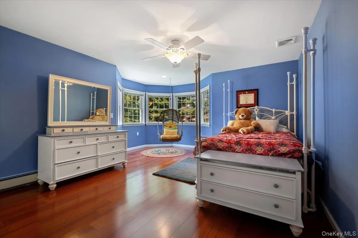 Bedroom Upstairs w/ Sitting Room Bedroom Upstairs w/ Sitting Room