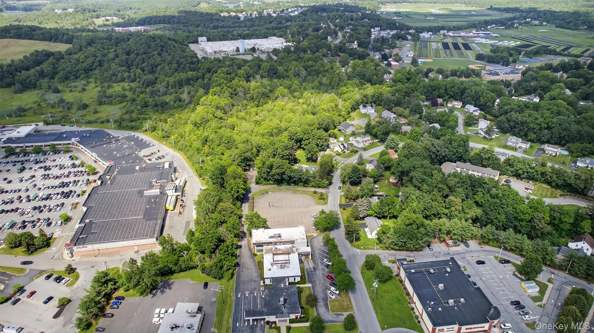 Bird's eye view of a heavily wooded area Bird's eye view of a heavily wooded area