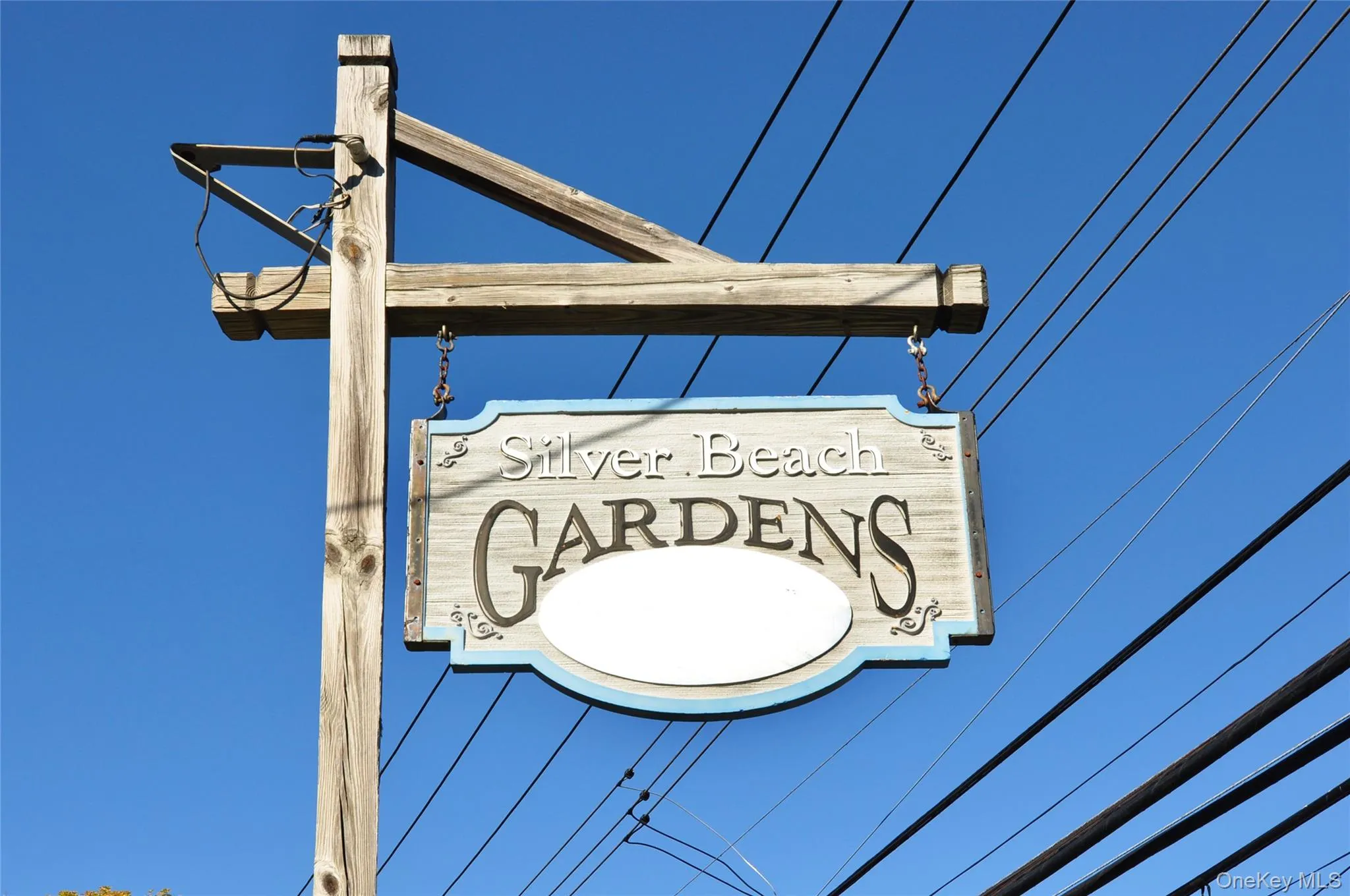 Silver Beach Gardens sign Silver Beach Gardens sign