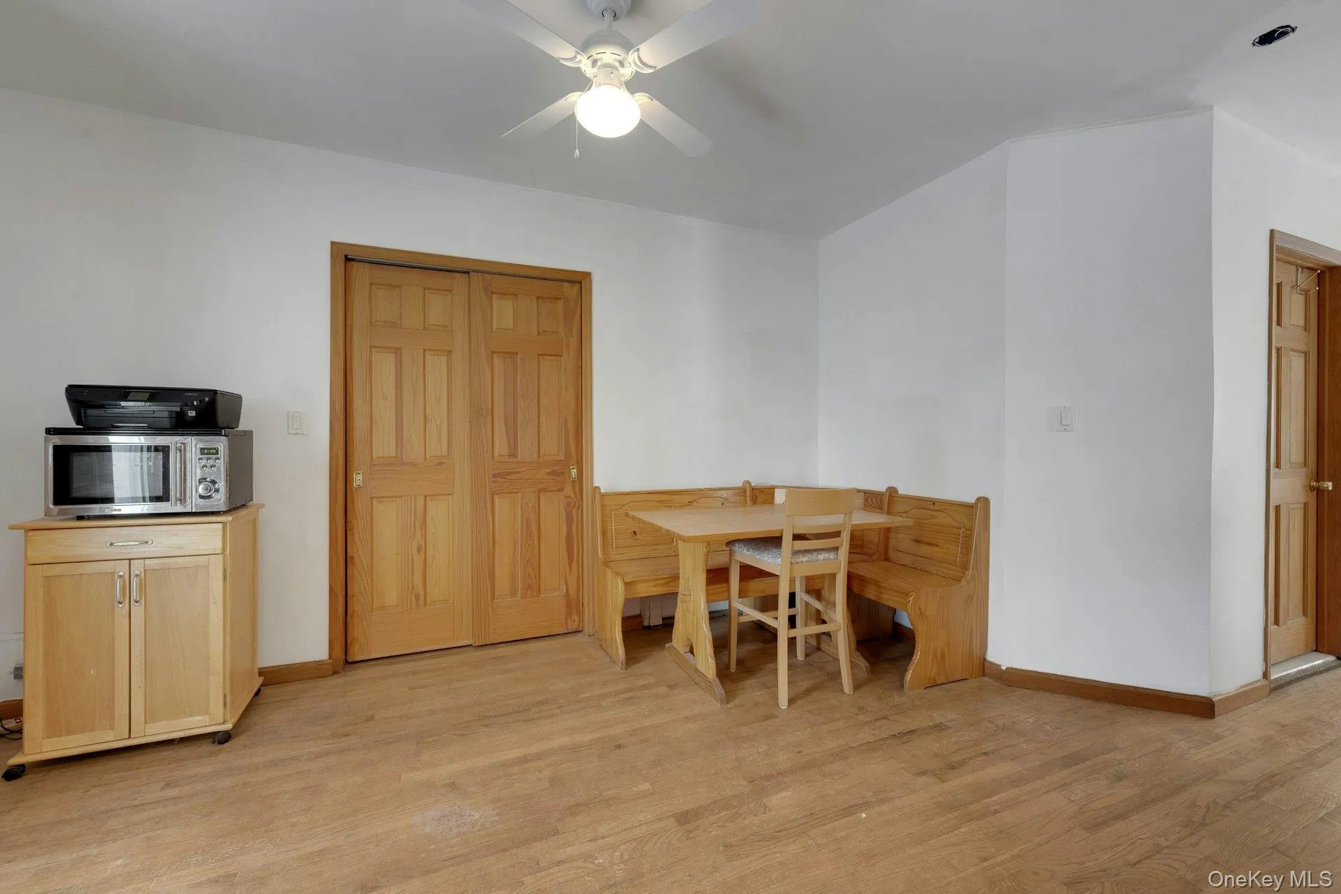 Eat in kitchen with large pantry Eat in kitchen with large pantry