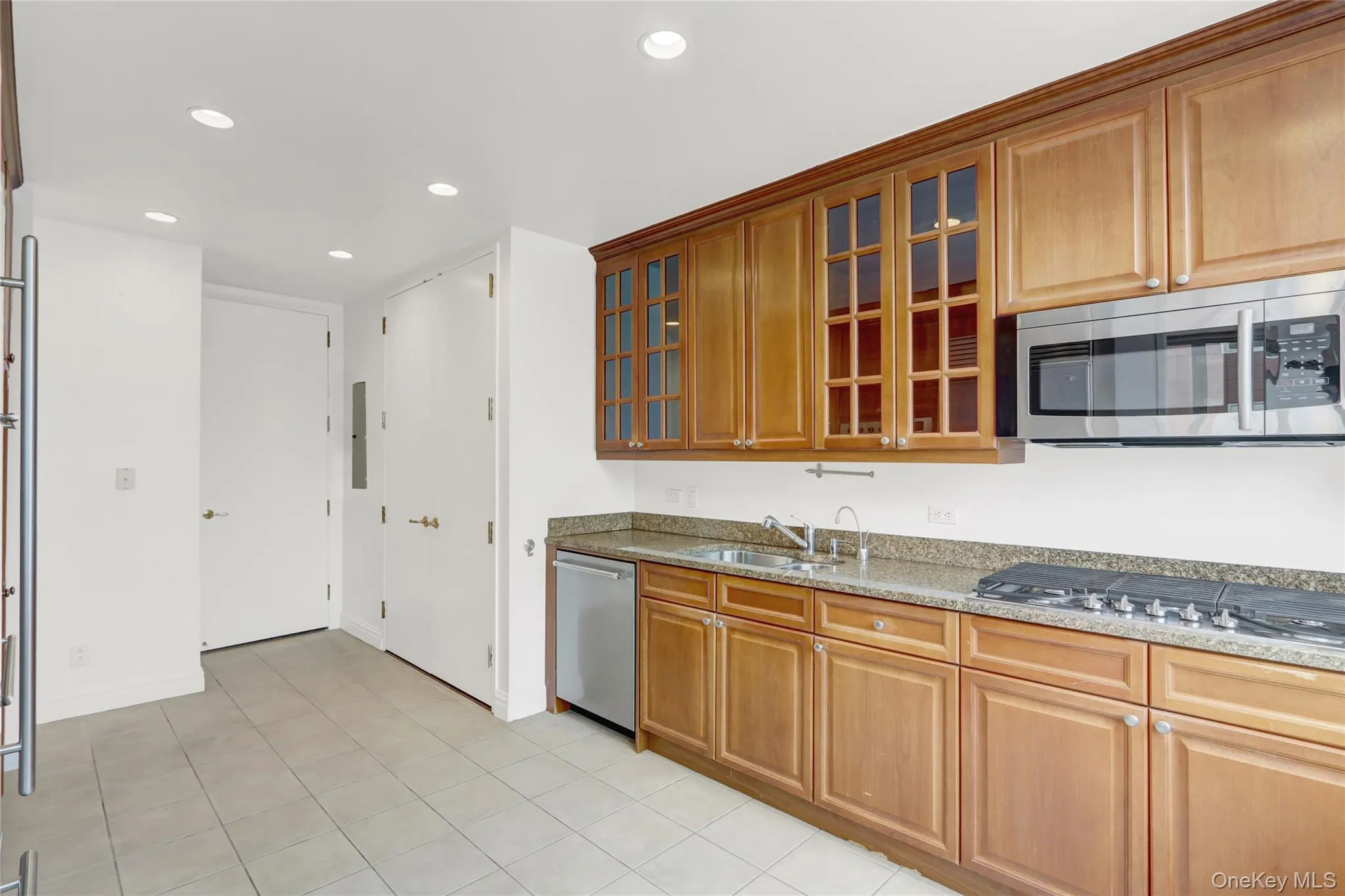 90 End Avenue, New York, NY, 3 Bedrooms Bedrooms, 6 Rooms Rooms,3 BathroomsBathrooms,Residential,For Rent,End,0,891105 90 End Avenue, New York, NY, 3 Bedrooms Bedrooms, 6 Rooms Rooms,3 BathroomsBathrooms,Residential,For Rent,End,0,891105