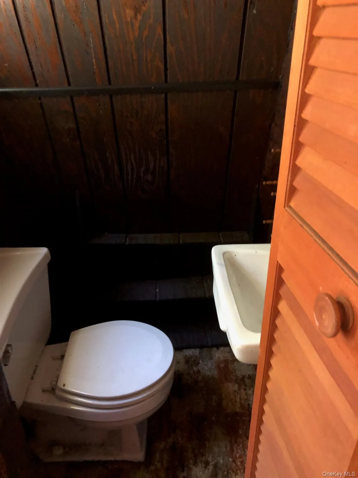 Half bath with toilet Half bath with toilet