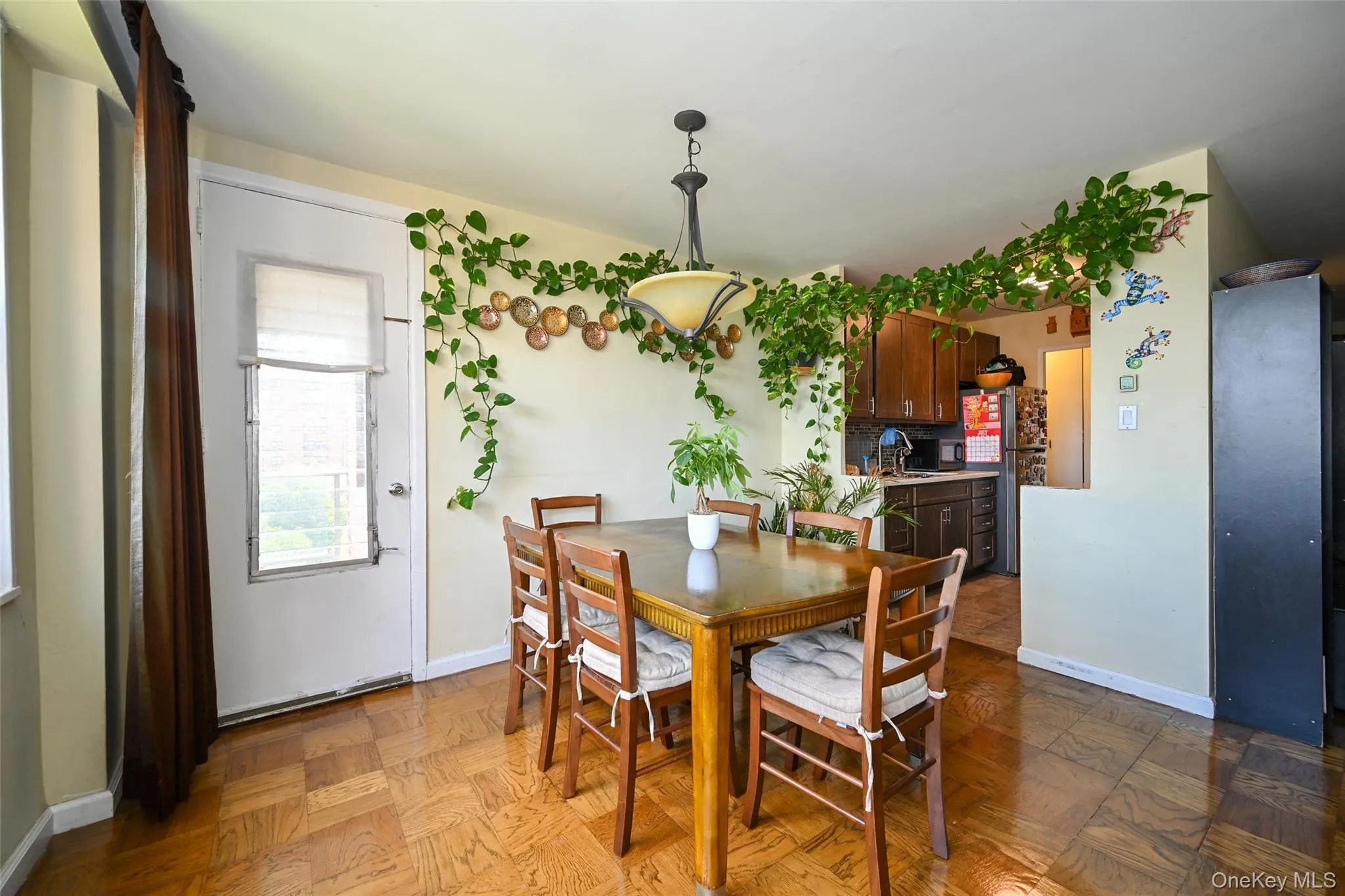 61-20 Grand Central Parkway, New York, NY, 2 Bedrooms Bedrooms, 6 Rooms Rooms,2 BathroomsBathrooms,Residential,For Rent,Grand Central,0,891317 61-20 Grand Central Parkway, New York, NY, 2 Bedrooms Bedrooms, 6 Rooms Rooms,2 BathroomsBathrooms,Residential,For Rent,Grand Central,0,891317
