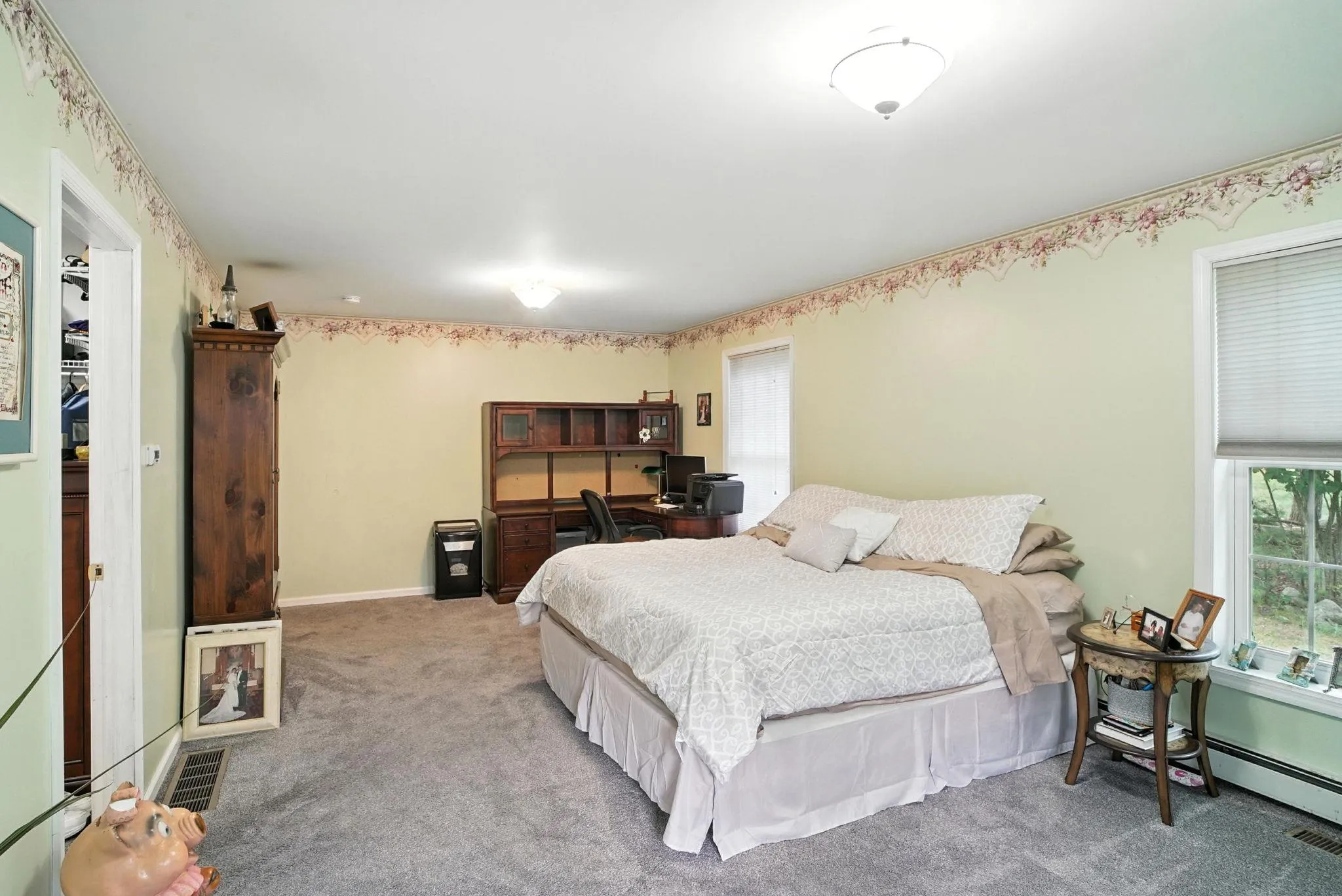Oversized Primary Suite, walk in closet and full bath Oversized Primary Suite, walk in closet and full bath
