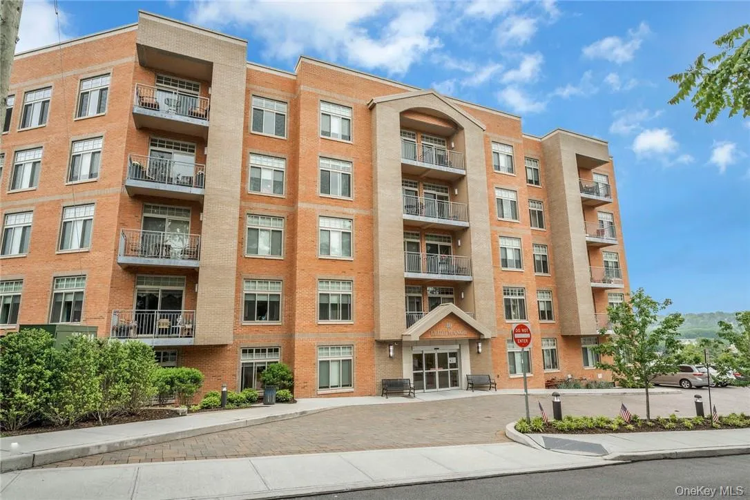 Welcome to 40 Jackson, A Newer Construction Luxury 55+ Age Living Welcome to 40 Jackson, A Newer Construction Luxury 55+ Age Living