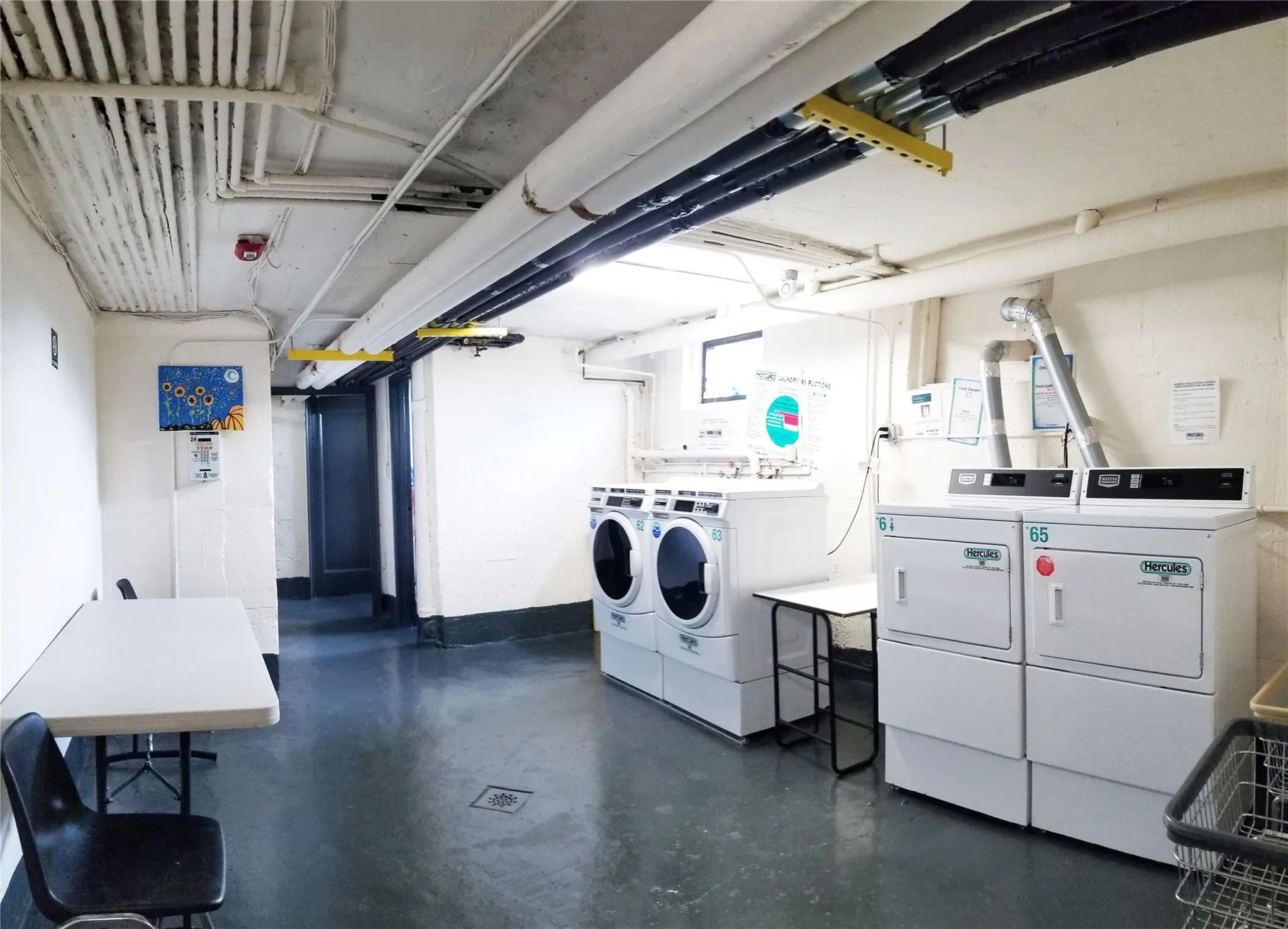 Shared laundry with independent washer and dryer Shared laundry with independent washer and dryer