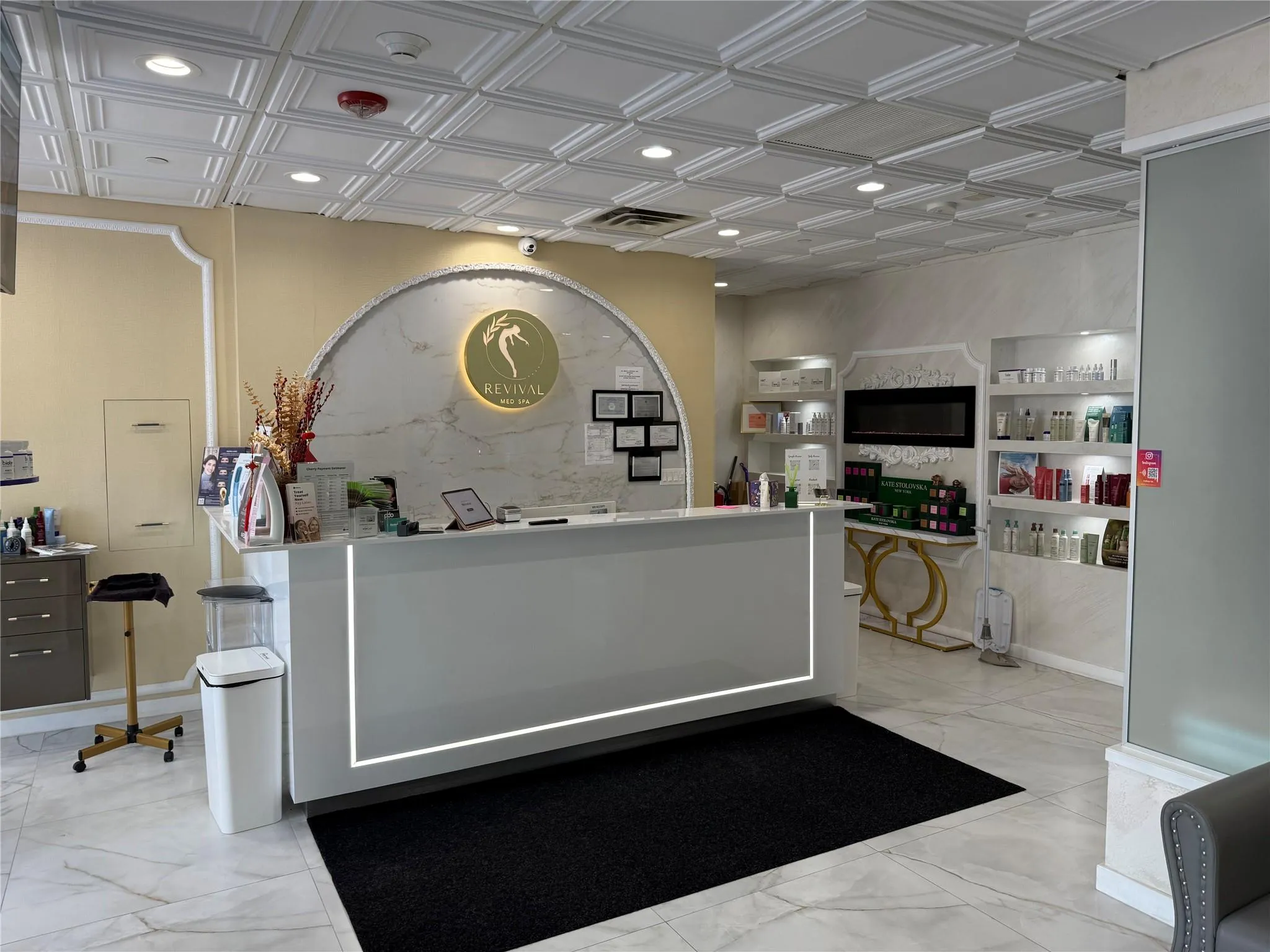 Reception with an ornate ceiling and recessed lighting Reception with an ornate ceiling and recessed lighting
