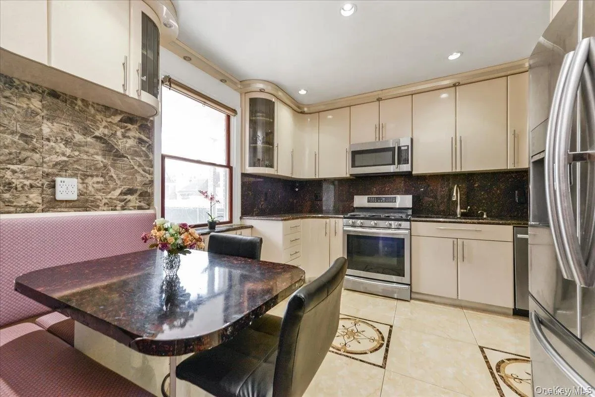 87-67 Chevy Chase, New York, NY, 4 Bedrooms Bedrooms, 12 Rooms Rooms,2 BathroomsBathrooms,Residential Lease,Idx,Chevy Chase,0,893833 87-67 Chevy Chase, New York, NY, 4 Bedrooms Bedrooms, 12 Rooms Rooms,2 BathroomsBathrooms,Residential Lease,Idx,Chevy Chase,0,893833