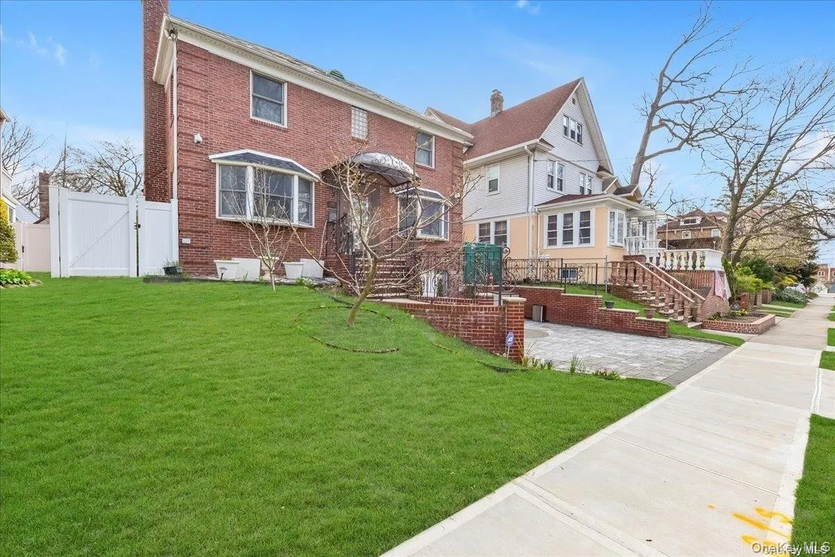 87-67 Chevy Chase, New York, NY, 4 Bedrooms Bedrooms, 12 Rooms Rooms,2 BathroomsBathrooms,Residential Lease,Idx,Chevy Chase,0,893833 87-67 Chevy Chase, New York, NY, 4 Bedrooms Bedrooms, 12 Rooms Rooms,2 BathroomsBathrooms,Residential Lease,Idx,Chevy Chase,0,893833