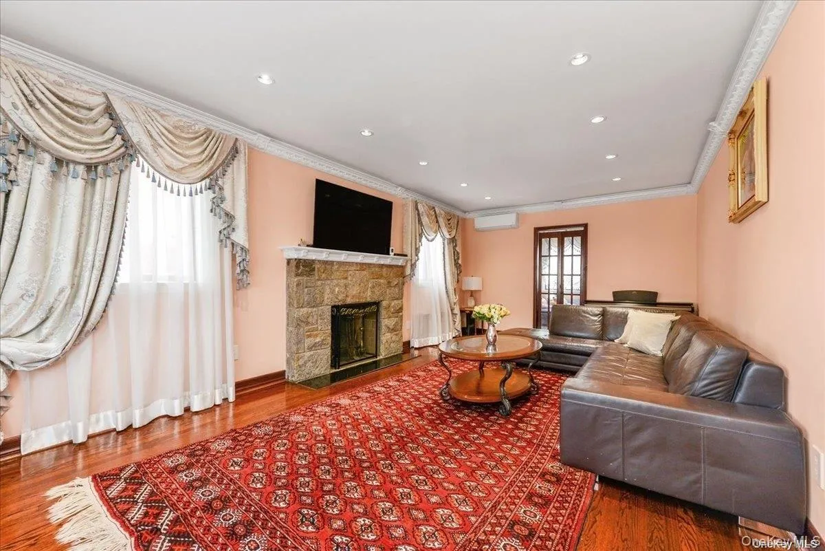 87-67 Chevy Chase, New York, NY, 4 Bedrooms Bedrooms, 12 Rooms Rooms,2 BathroomsBathrooms,Residential Lease,Idx,Chevy Chase,0,893833 87-67 Chevy Chase, New York, NY, 4 Bedrooms Bedrooms, 12 Rooms Rooms,2 BathroomsBathrooms,Residential Lease,Idx,Chevy Chase,0,893833