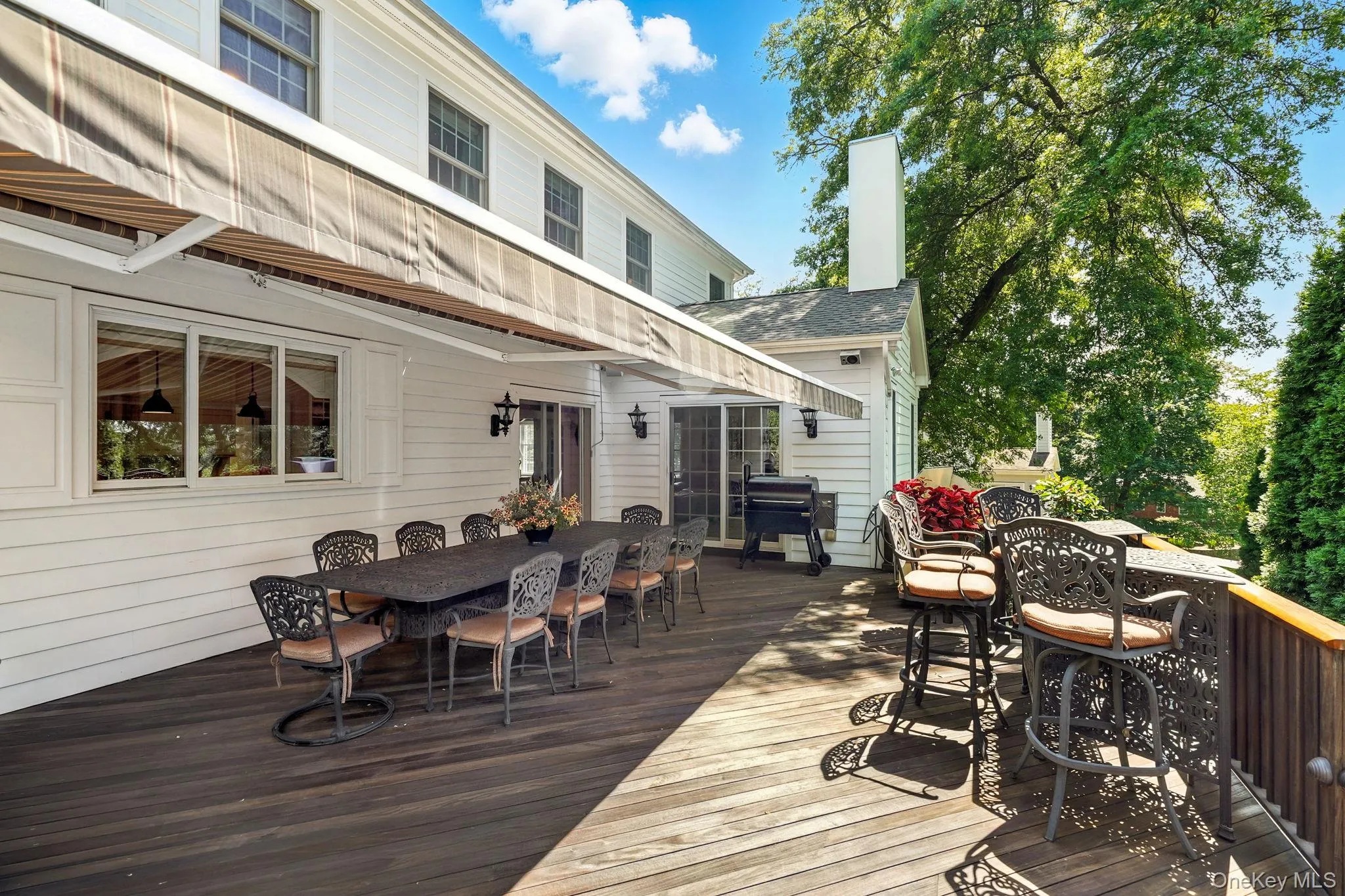 Deck featuring outdoor dining space Deck featuring outdoor dining space