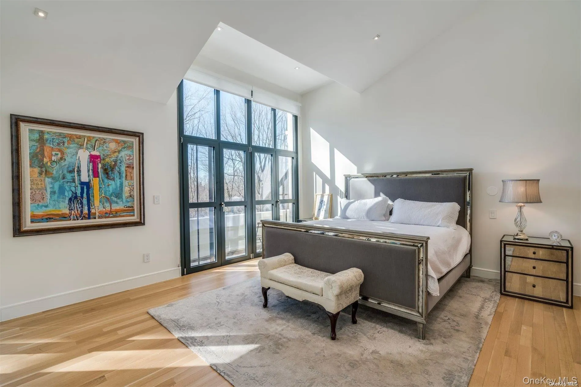 Master Suite w/ Vaulted Ceiling Master Suite w/ Vaulted Ceiling