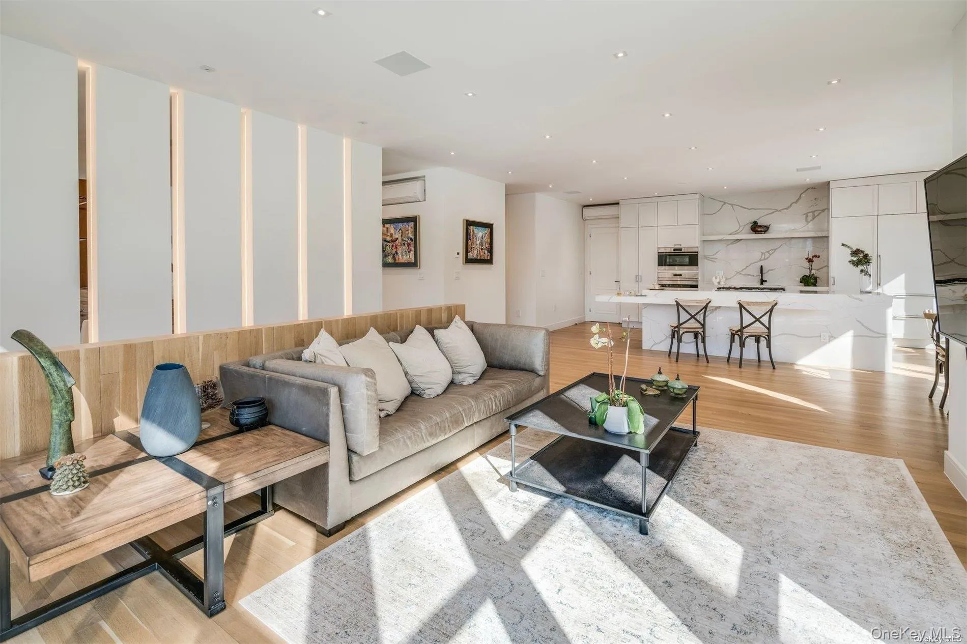 Relaxing TV area Relaxing TV area