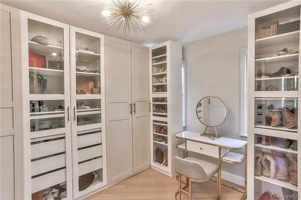 Large walk-in ensuite Large walk-in ensuite