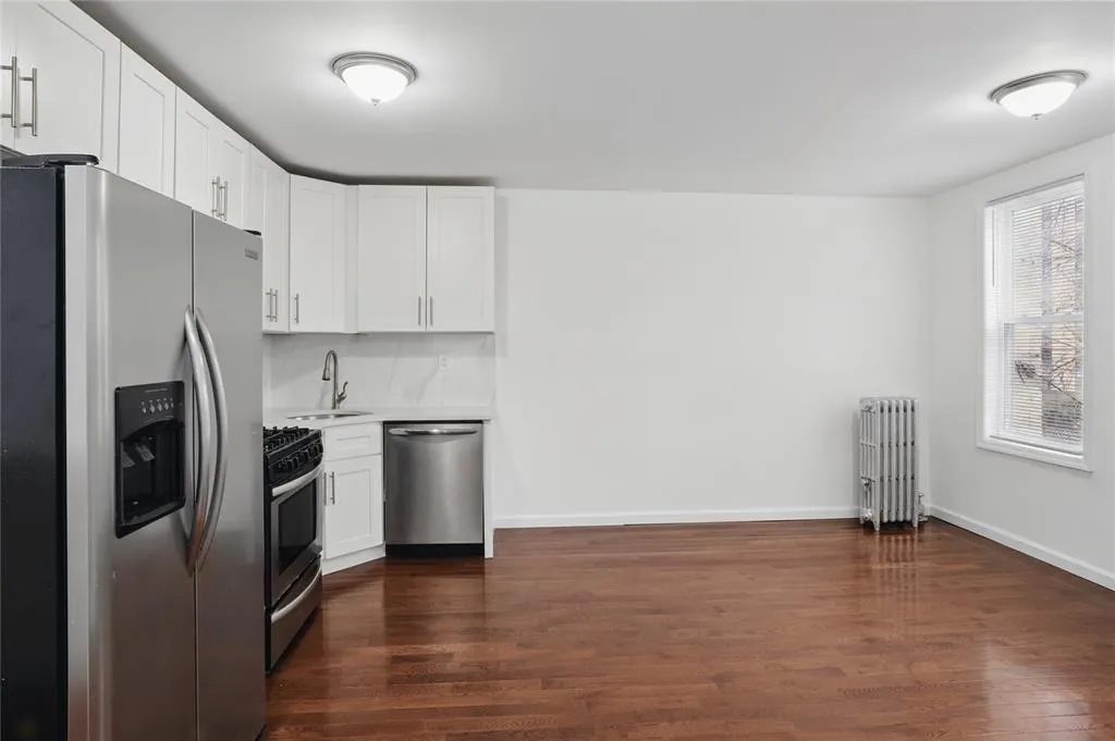 Kitchen / living room combo Kitchen / living room combo