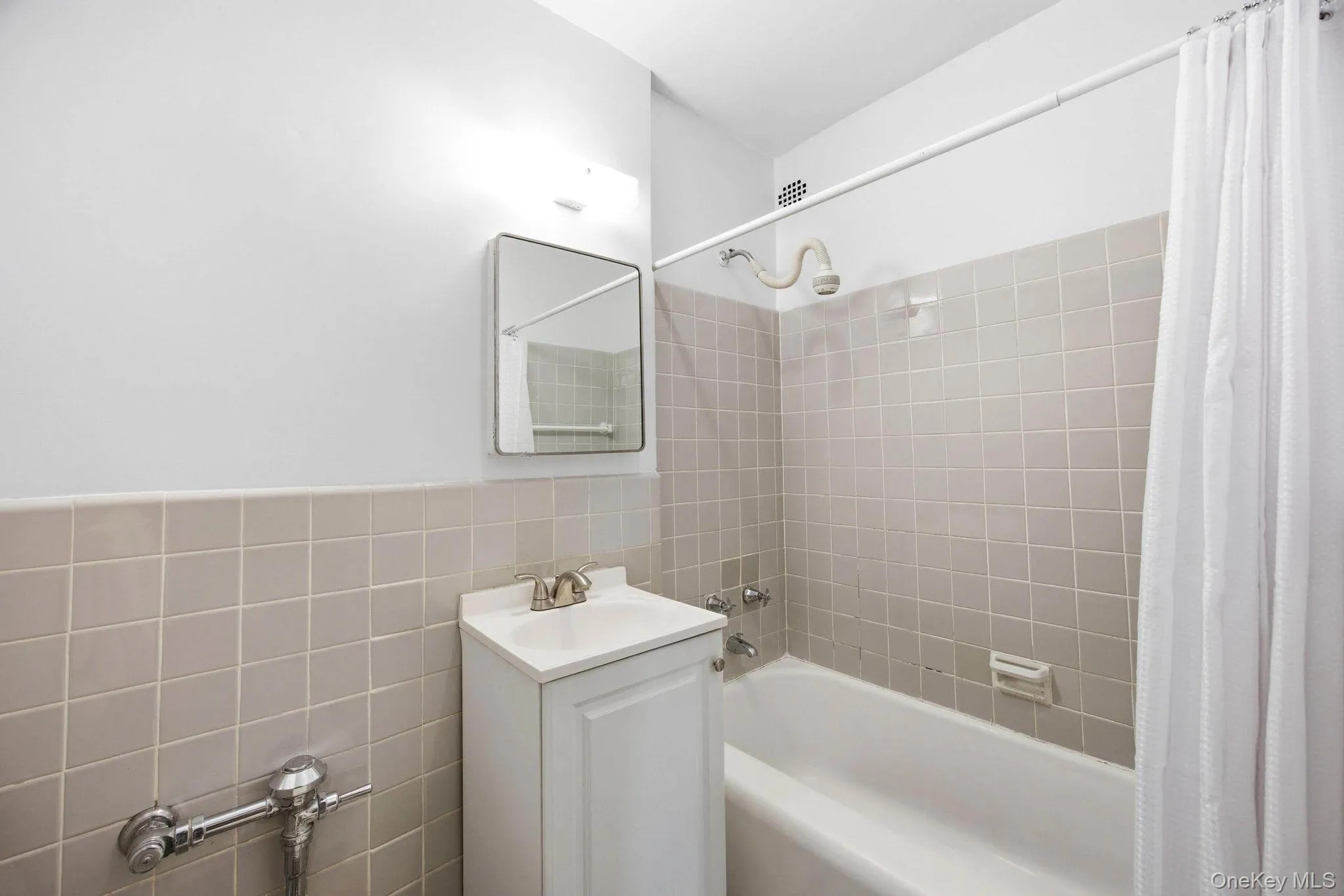 800 Grand Concourse, New York, NY, 2 Bedrooms Bedrooms, 5 Rooms Rooms,2 BathroomsBathrooms,Residential,For Rent,Grand Concourse,0,895097 800 Grand Concourse, New York, NY, 2 Bedrooms Bedrooms, 5 Rooms Rooms,2 BathroomsBathrooms,Residential,For Rent,Grand Concourse,0,895097