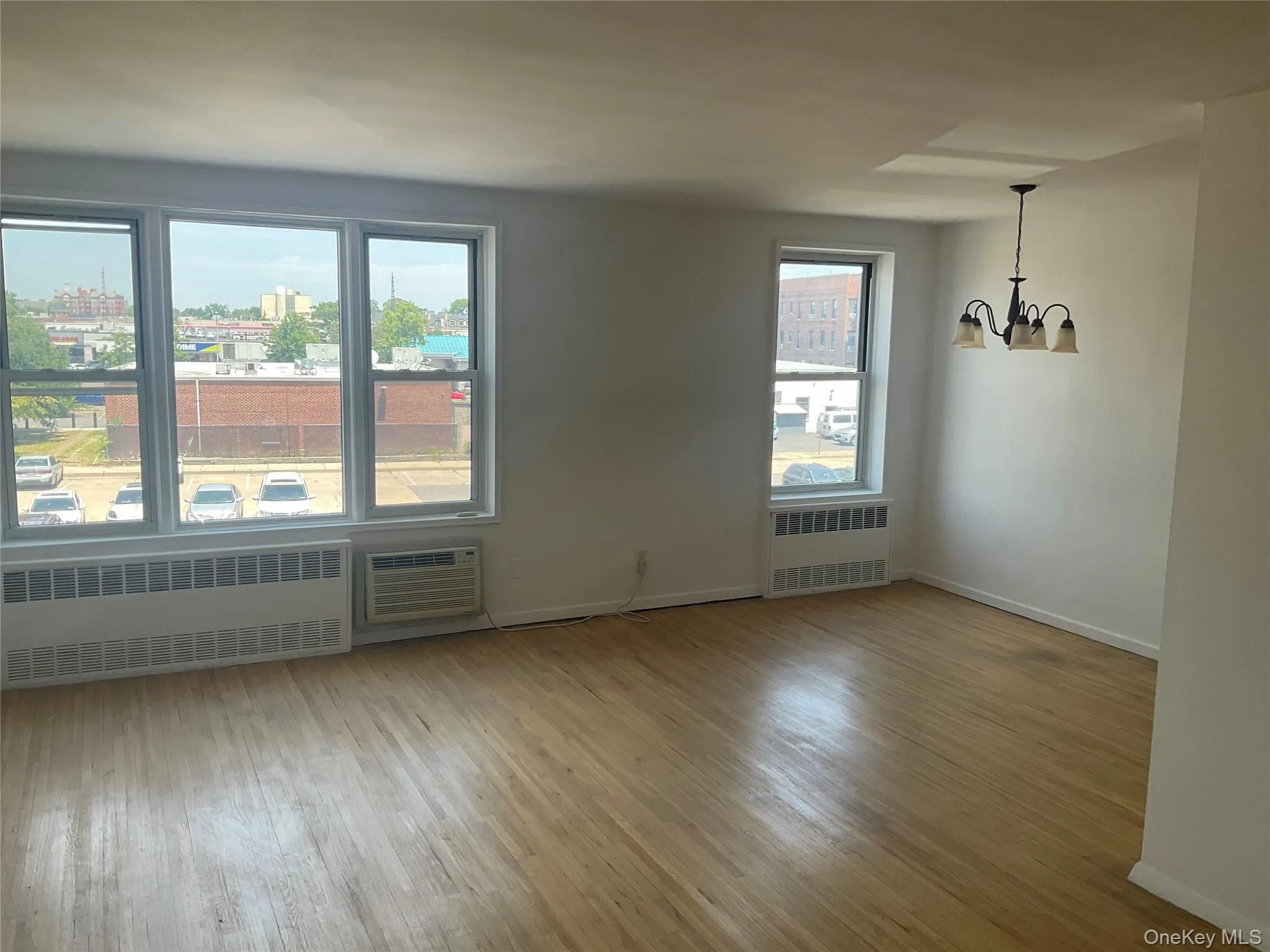 55 Lenox Road, Hempstead, NY, 1 Bedroom Bedrooms, 4 Rooms Rooms,1 BathroomBathrooms,Residential,For Rent,Lenox,0,KEY895294 55 Lenox Road, Hempstead, NY, 1 Bedroom Bedrooms, 4 Rooms Rooms,1 BathroomBathrooms,Residential,For Rent,Lenox,0,KEY895294