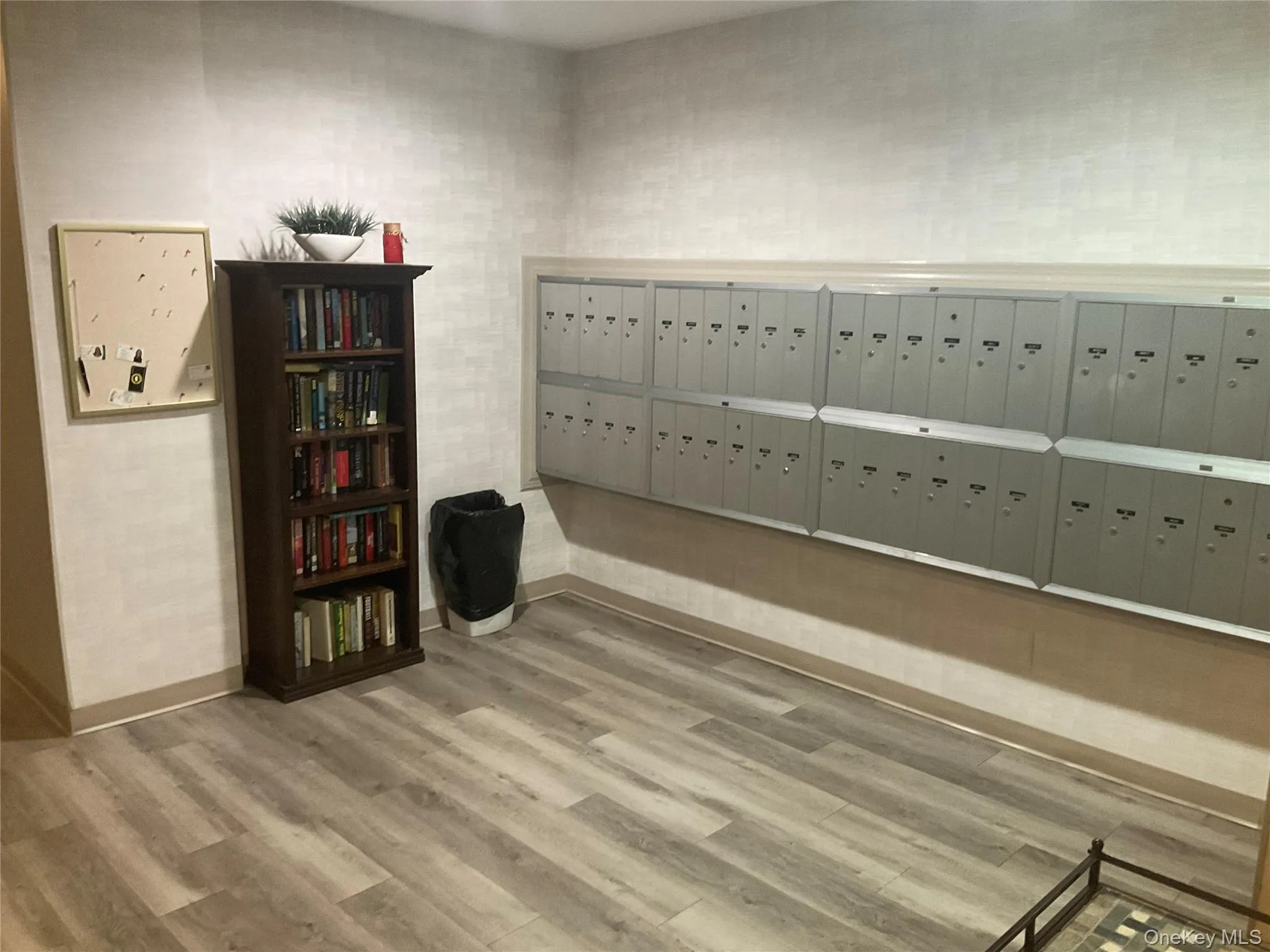 55 Lenox Road, Hempstead, NY, 1 Bedroom Bedrooms, 4 Rooms Rooms,1 BathroomBathrooms,Residential,For Rent,Lenox,0,KEY895294 55 Lenox Road, Hempstead, NY, 1 Bedroom Bedrooms, 4 Rooms Rooms,1 BathroomBathrooms,Residential,For Rent,Lenox,0,KEY895294