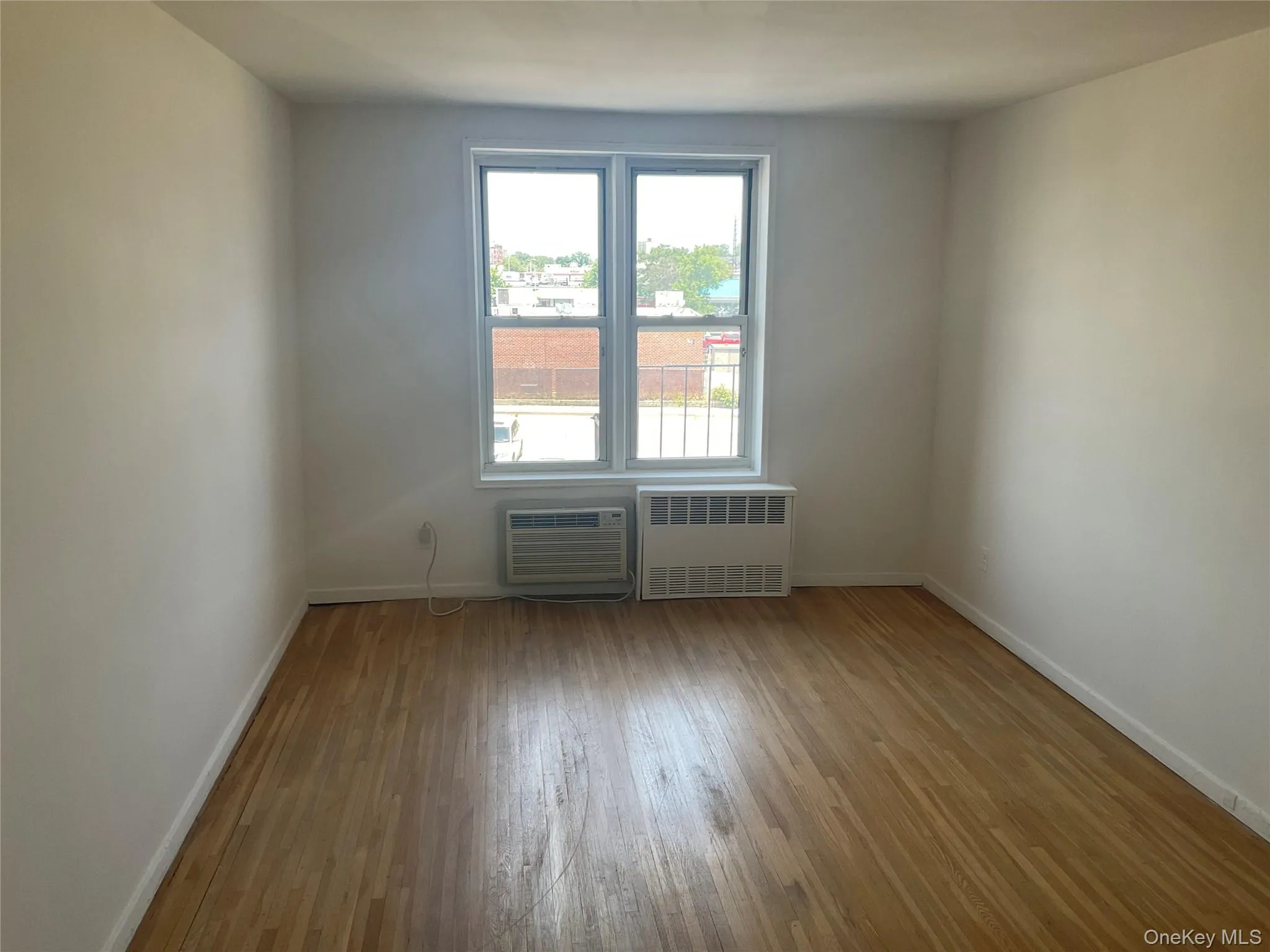 55 Lenox Road, Hempstead, NY, 1 Bedroom Bedrooms, 4 Rooms Rooms,1 BathroomBathrooms,Residential,For Rent,Lenox,0,KEY895294 55 Lenox Road, Hempstead, NY, 1 Bedroom Bedrooms, 4 Rooms Rooms,1 BathroomBathrooms,Residential,For Rent,Lenox,0,KEY895294