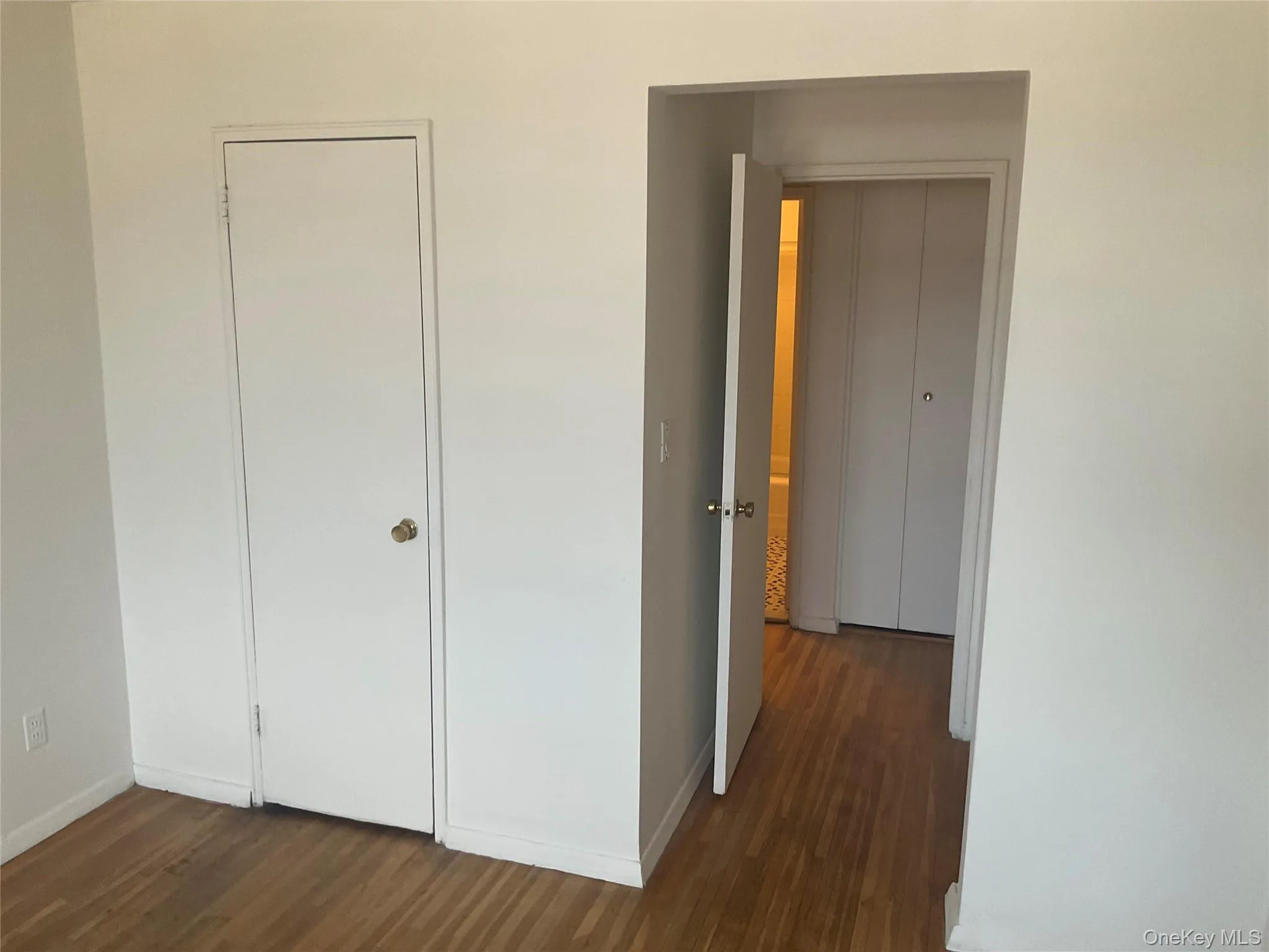 55 Lenox Road, Hempstead, NY, 1 Bedroom Bedrooms, 4 Rooms Rooms,1 BathroomBathrooms,Residential,For Rent,Lenox,0,KEY895294 55 Lenox Road, Hempstead, NY, 1 Bedroom Bedrooms, 4 Rooms Rooms,1 BathroomBathrooms,Residential,For Rent,Lenox,0,KEY895294