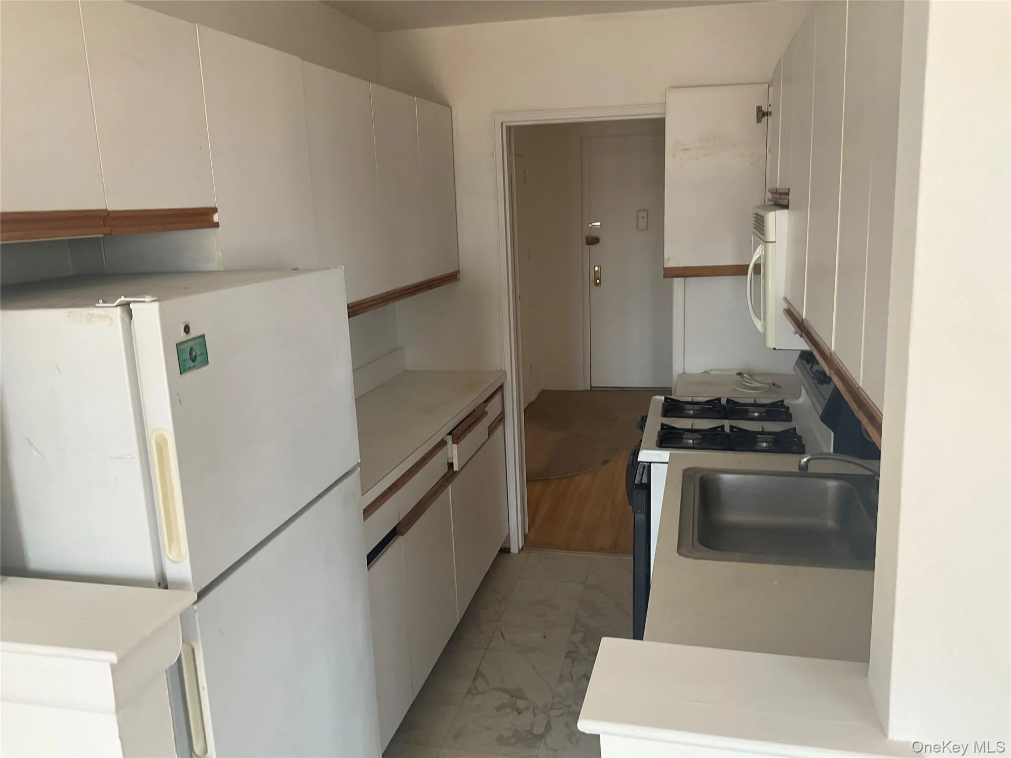 55 Lenox Road, Hempstead, NY, 1 Bedroom Bedrooms, 4 Rooms Rooms,1 BathroomBathrooms,Residential,For Rent,Lenox,0,KEY895294 55 Lenox Road, Hempstead, NY, 1 Bedroom Bedrooms, 4 Rooms Rooms,1 BathroomBathrooms,Residential,For Rent,Lenox,0,KEY895294