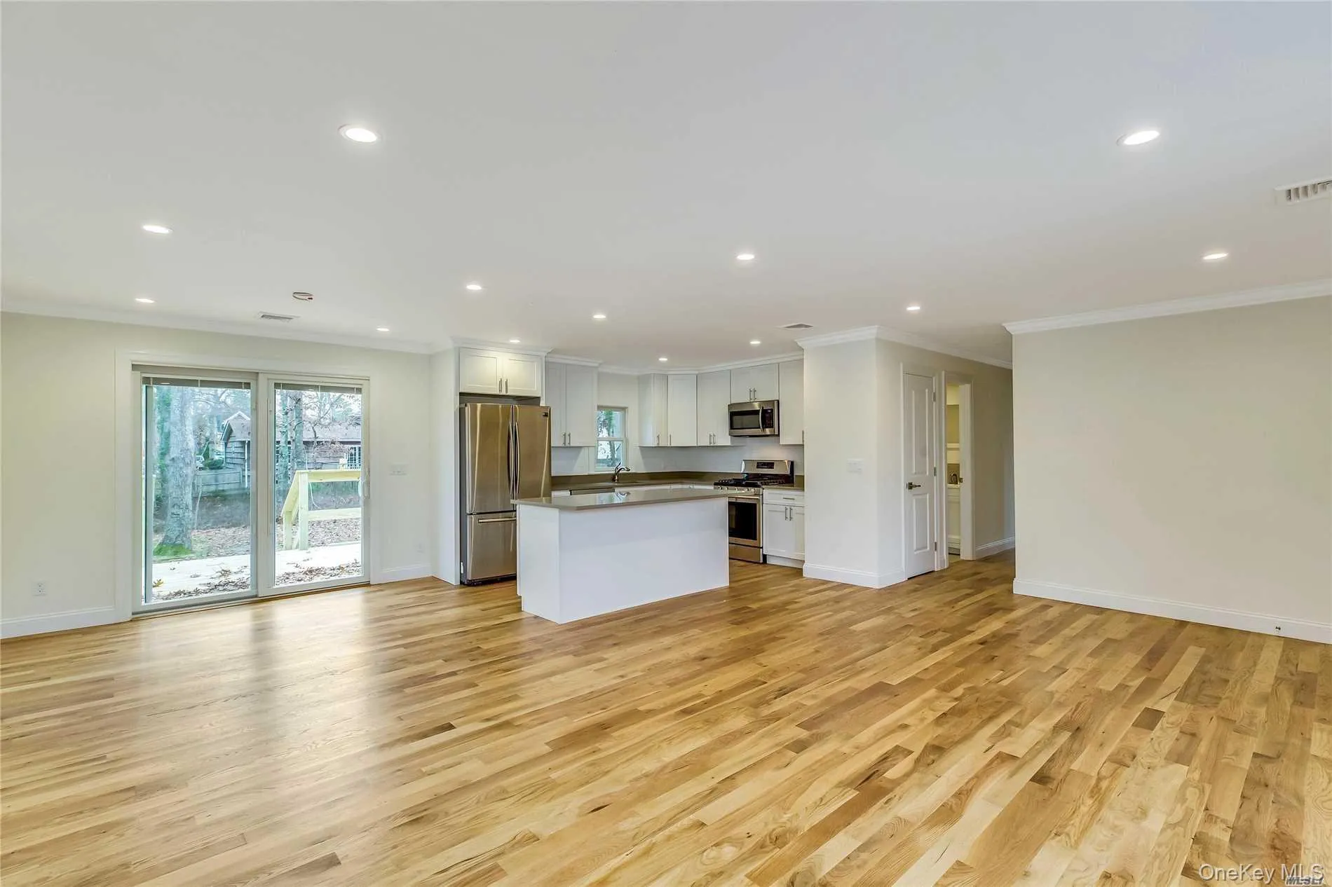 51 Ocean Avenue, Southampton, NY, 3 Bedrooms Bedrooms, 7 Rooms Rooms,2 BathroomsBathrooms,Residential Lease,For Rent,Ocean,0,896001 51 Ocean Avenue, Southampton, NY, 3 Bedrooms Bedrooms, 7 Rooms Rooms,2 BathroomsBathrooms,Residential Lease,For Rent,Ocean,0,896001