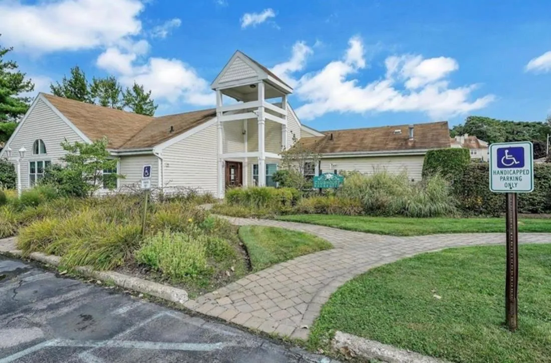 View of front facade featuring a front lawn View of front facade featuring a front lawn