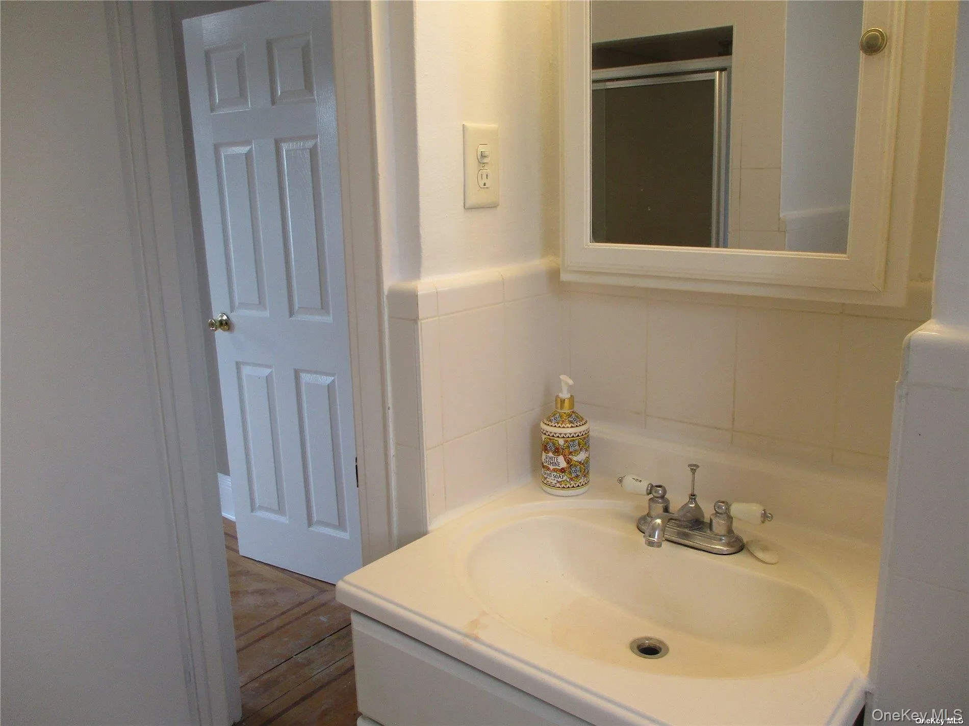 127 Gordon Road, Hempstead, NY, 3 Bedrooms Bedrooms, 5 Rooms Rooms,1 BathroomBathrooms,Residential Lease,Idx,Gordon,0,896292 127 Gordon Road, Hempstead, NY, 3 Bedrooms Bedrooms, 5 Rooms Rooms,1 BathroomBathrooms,Residential Lease,Idx,Gordon,0,896292