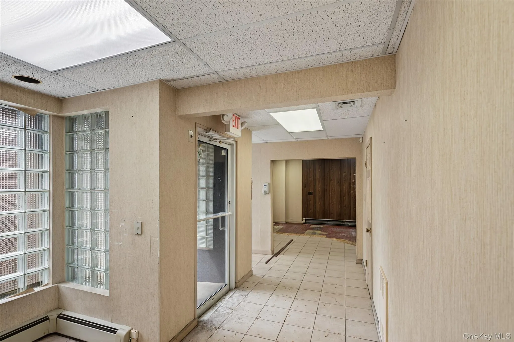 Front Entrance Lobby (To 69 N. Ocean - Separate Listing) Front Entrance Lobby (To 69 N. Ocean - Separate Listing)