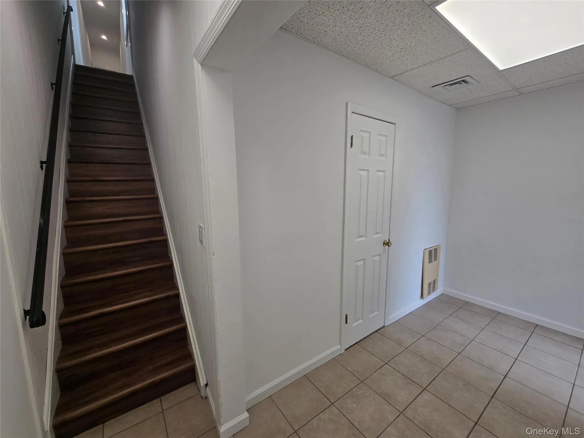 69 Ocean Avenue, Brookhaven, NY, 1 Bedroom Bedrooms, 4 Rooms Rooms,1 BathroomBathrooms,Residential Lease,For Rent,Ocean,0,896334 69 Ocean Avenue, Brookhaven, NY, 1 Bedroom Bedrooms, 4 Rooms Rooms,1 BathroomBathrooms,Residential Lease,For Rent,Ocean,0,896334